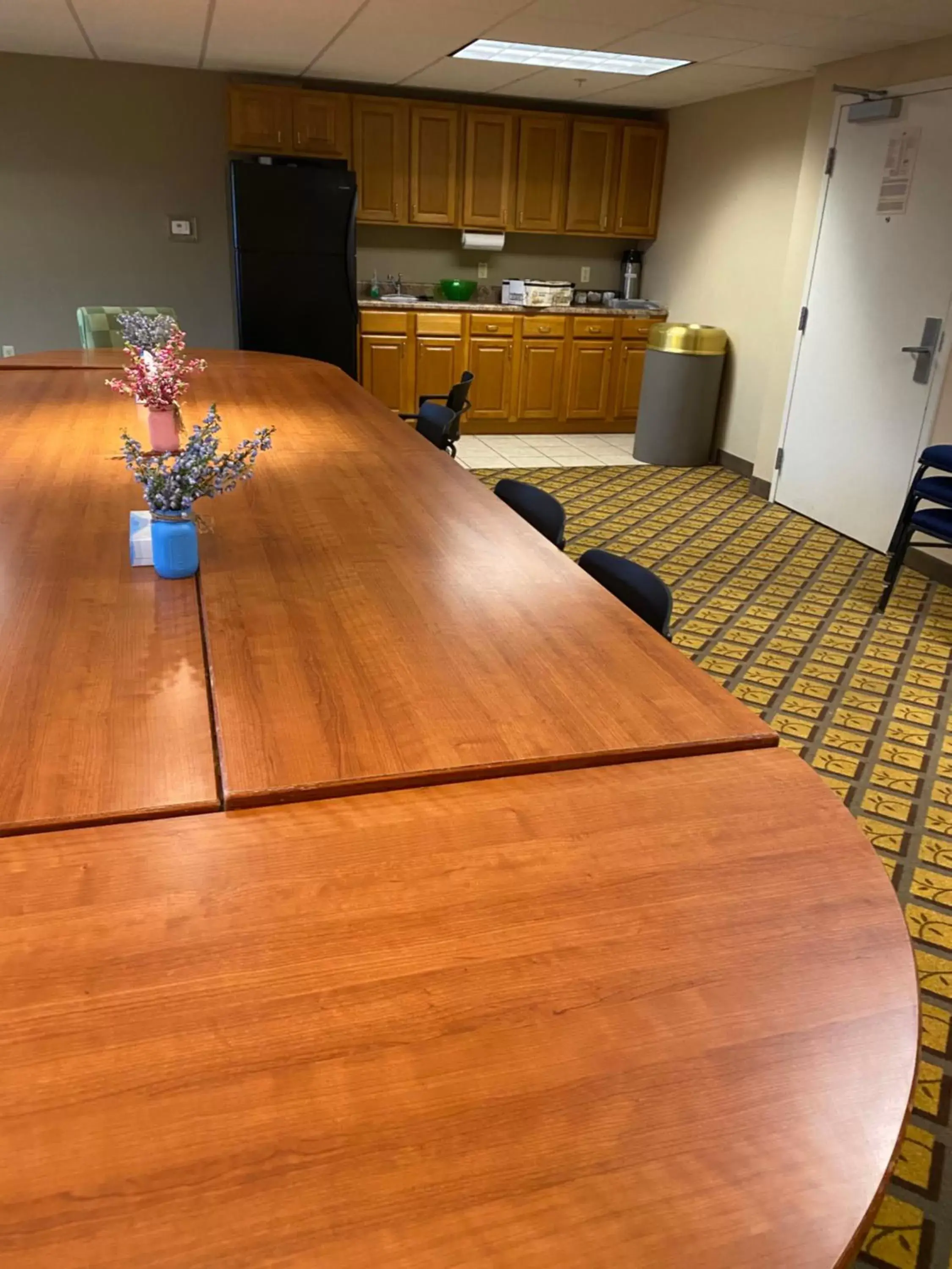 Meeting/conference room in Candlewood Williamsport, an IHG Hotel