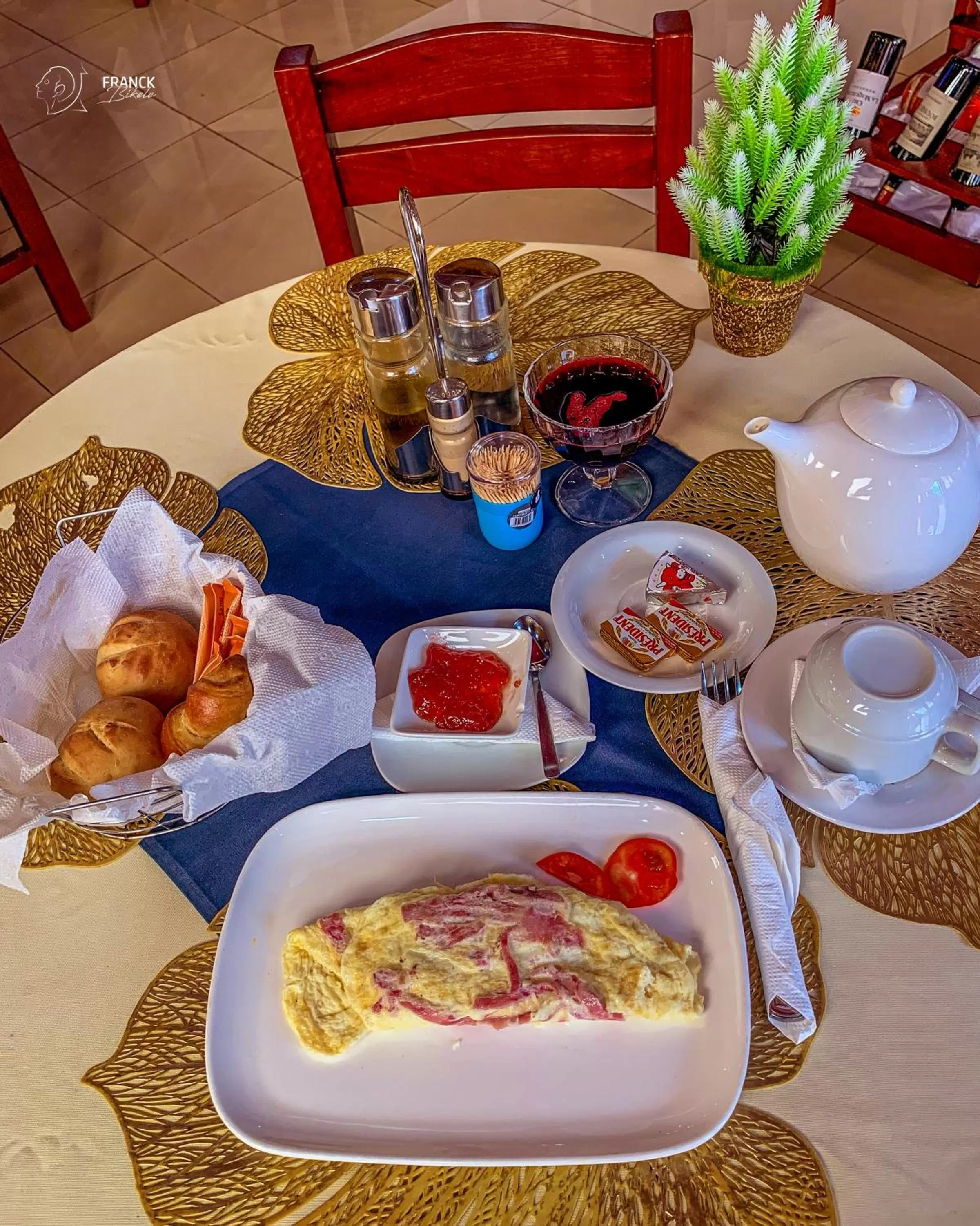 Restaurant/places to eat in La Vallée de Bana