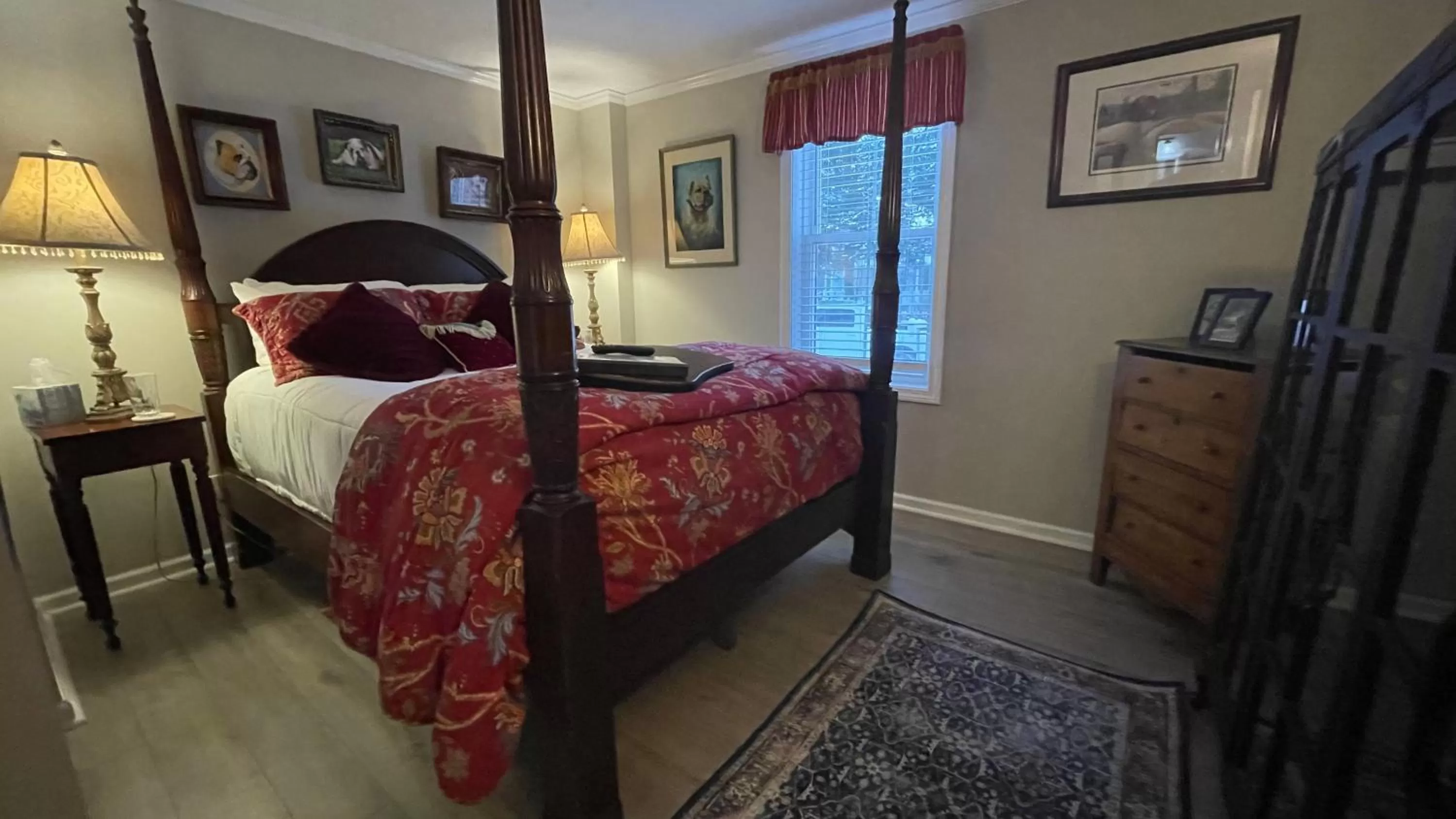 Bed in Phineas Swann Inn & Spa