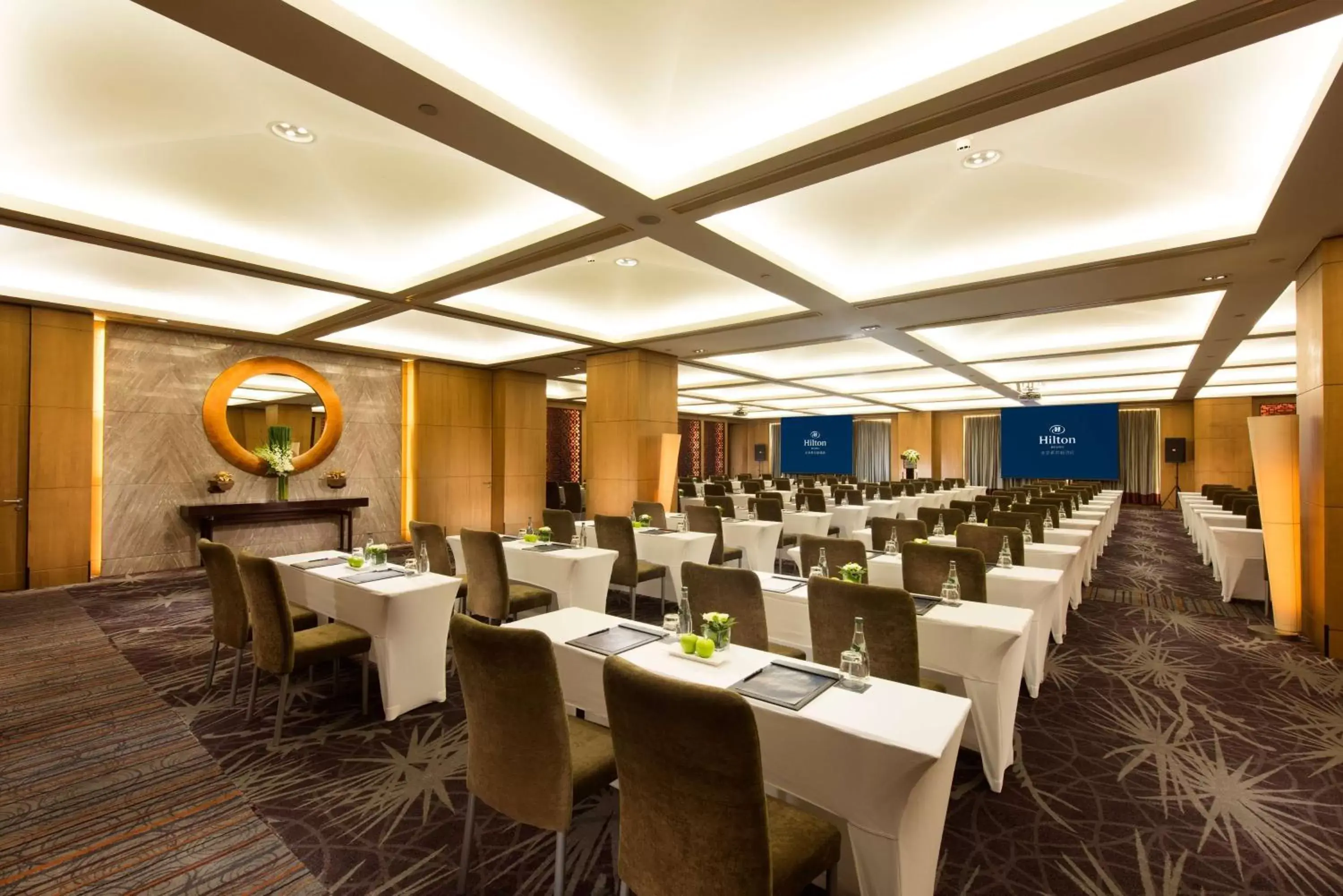 Meeting/conference room, Restaurant/Places to Eat in Hilton Beijing Hotel