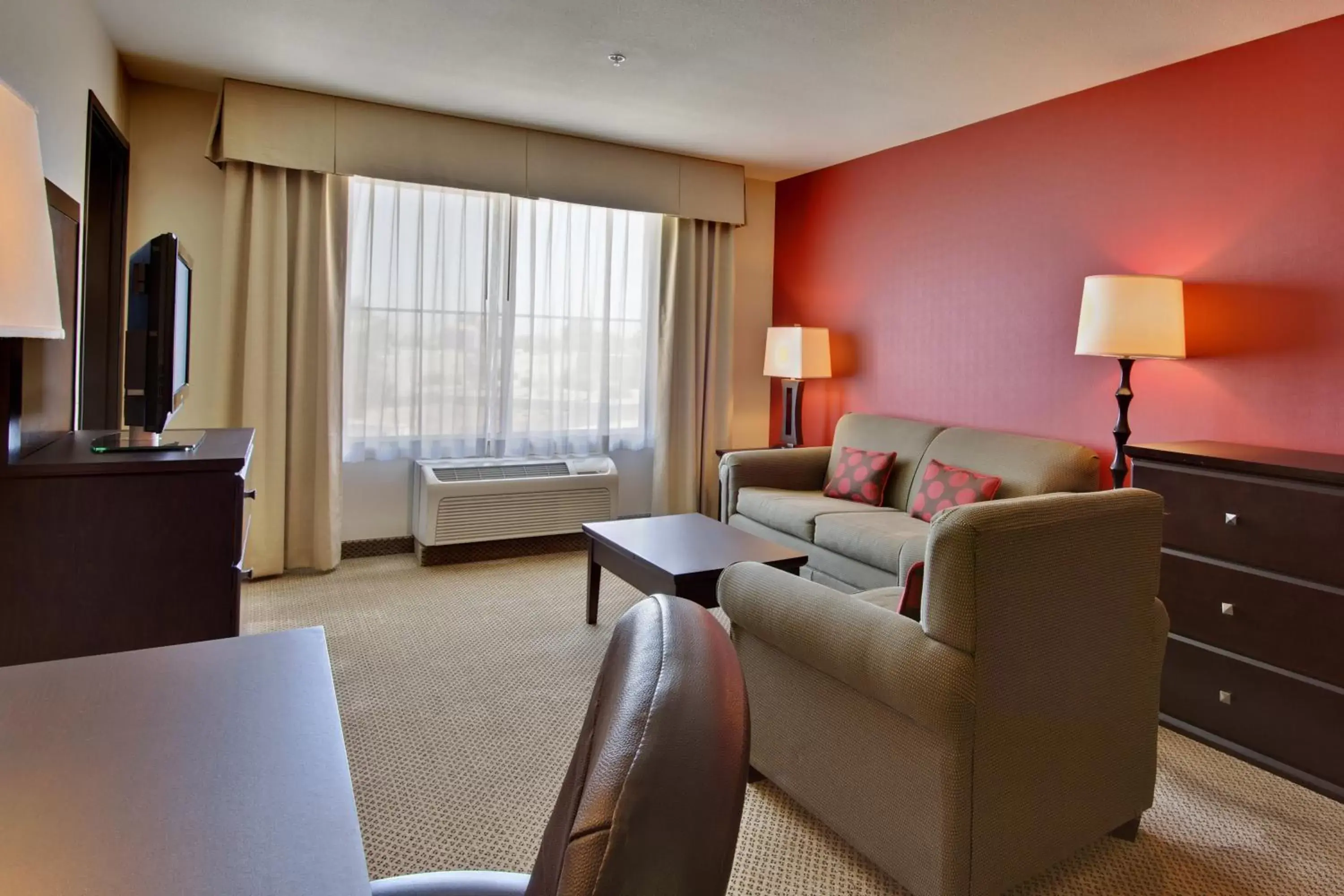 Photo of the whole room, Seating Area in Holiday Inn Hotel & Suites Bakersfield, an IHG Hotel
