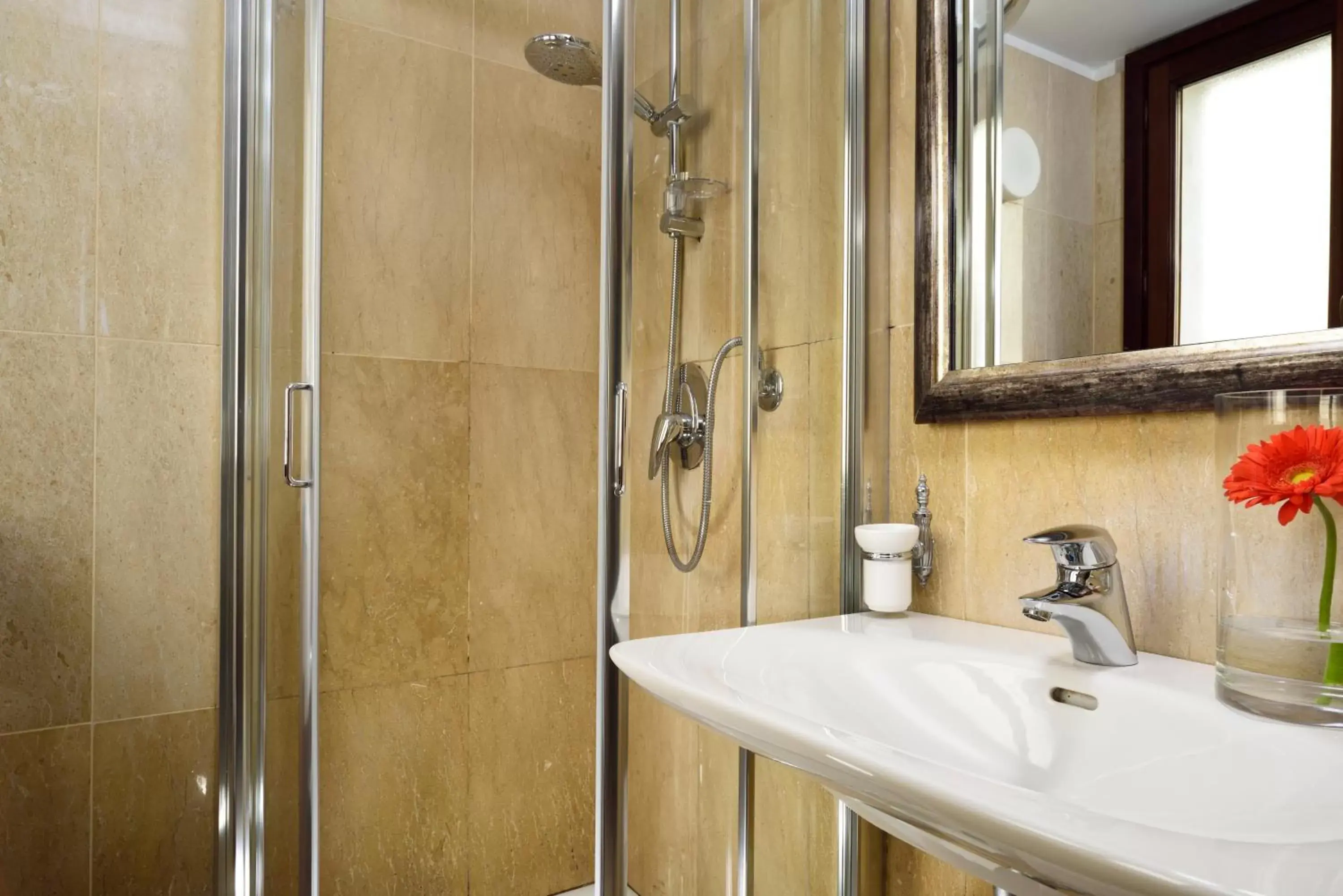 Shower, Bathroom in Residenza Venezia UNA Esperienze