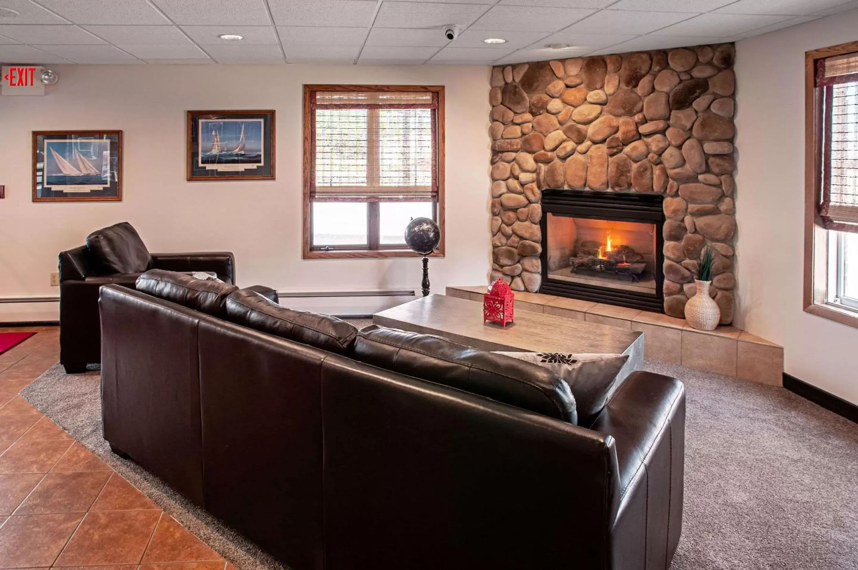 Lobby or reception, Seating Area in Econo Lodge On the Bay