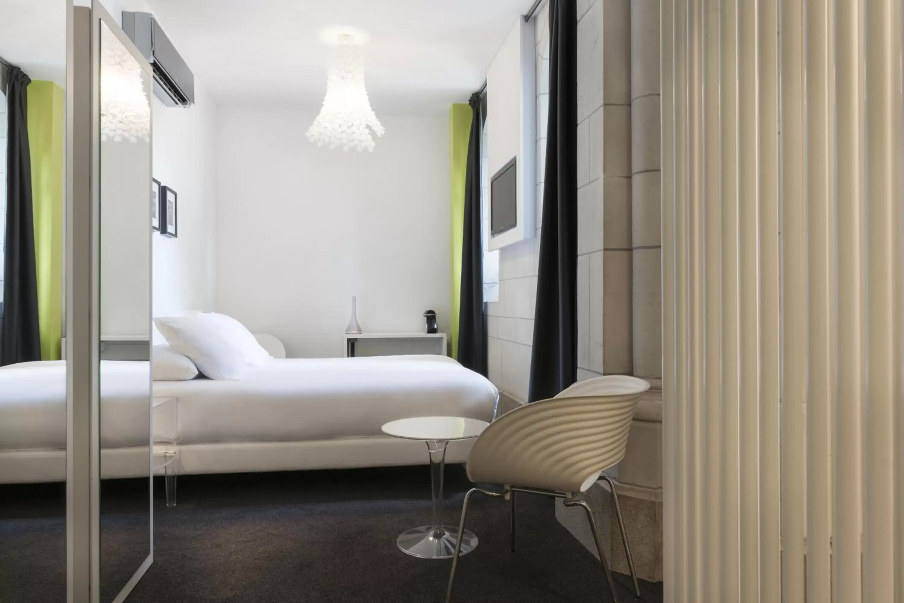 Bedroom, Bed in SOZO Hotel