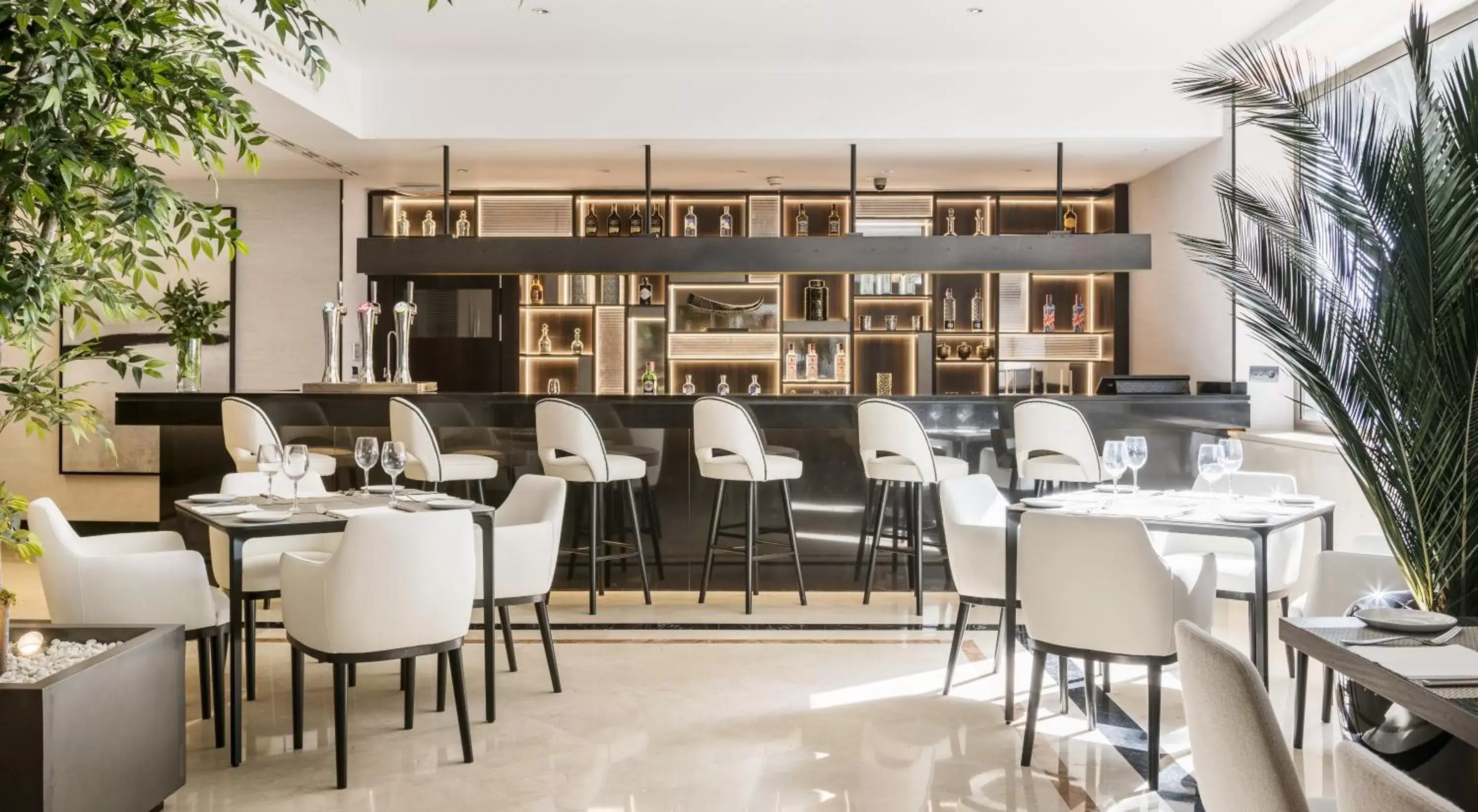 Lounge or bar, Restaurant/Places to Eat in Ilunion Málaga