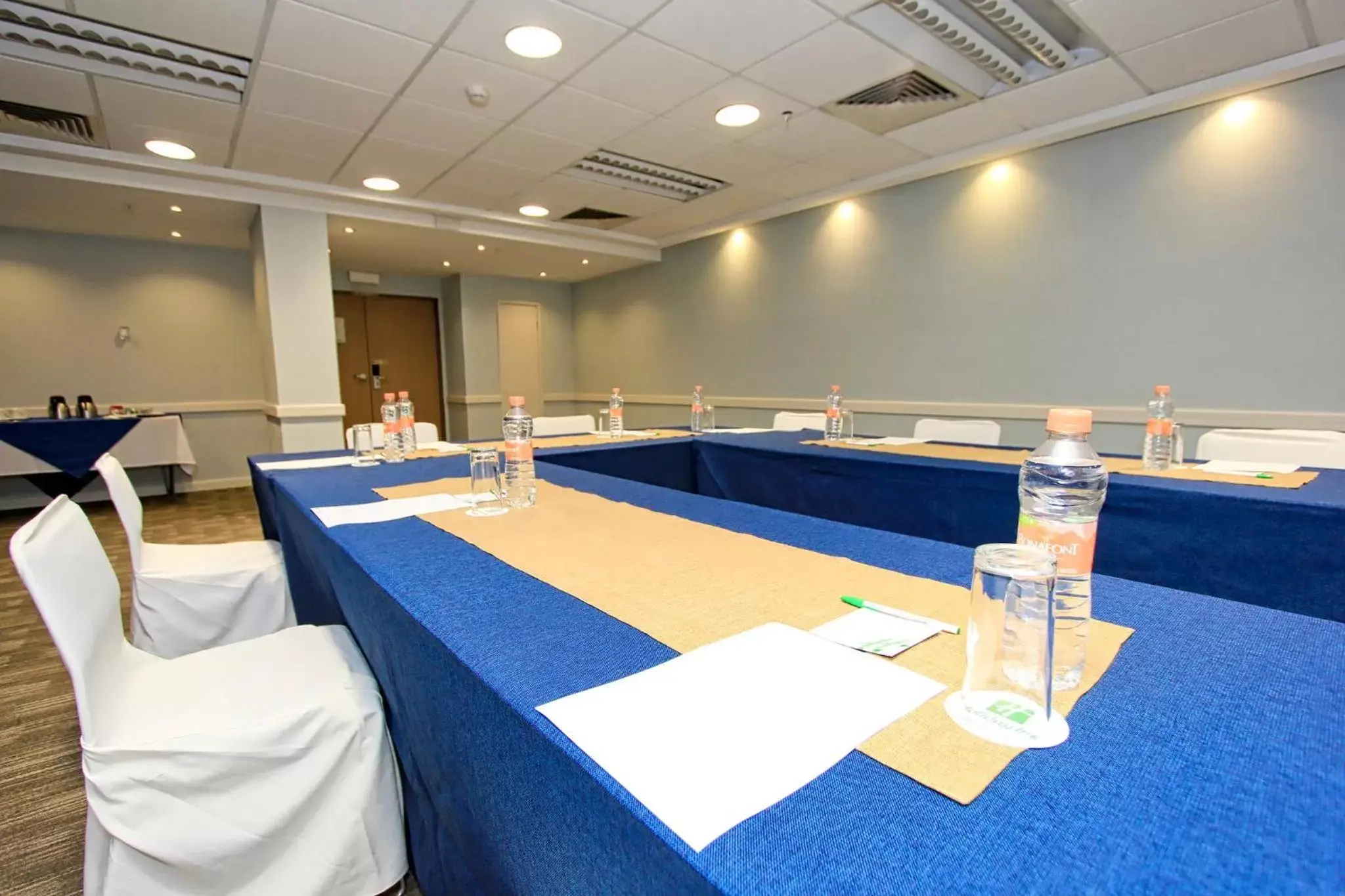 Meeting/conference room in Holiday Inn Leon-Convention Center, an IHG Hotel