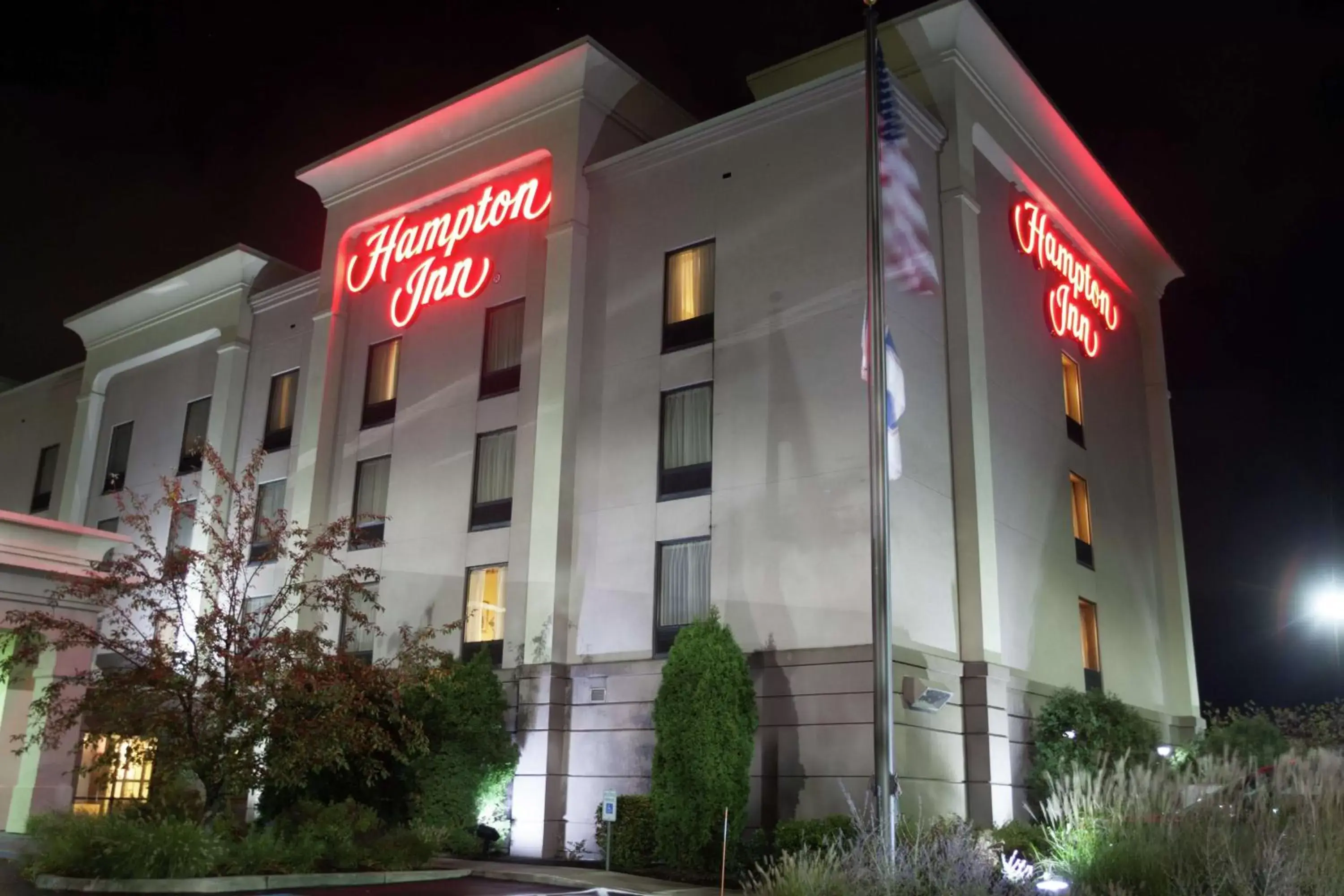 Property building in Hampton Inn Oneonta Property building in Hampton Inn Oneonta