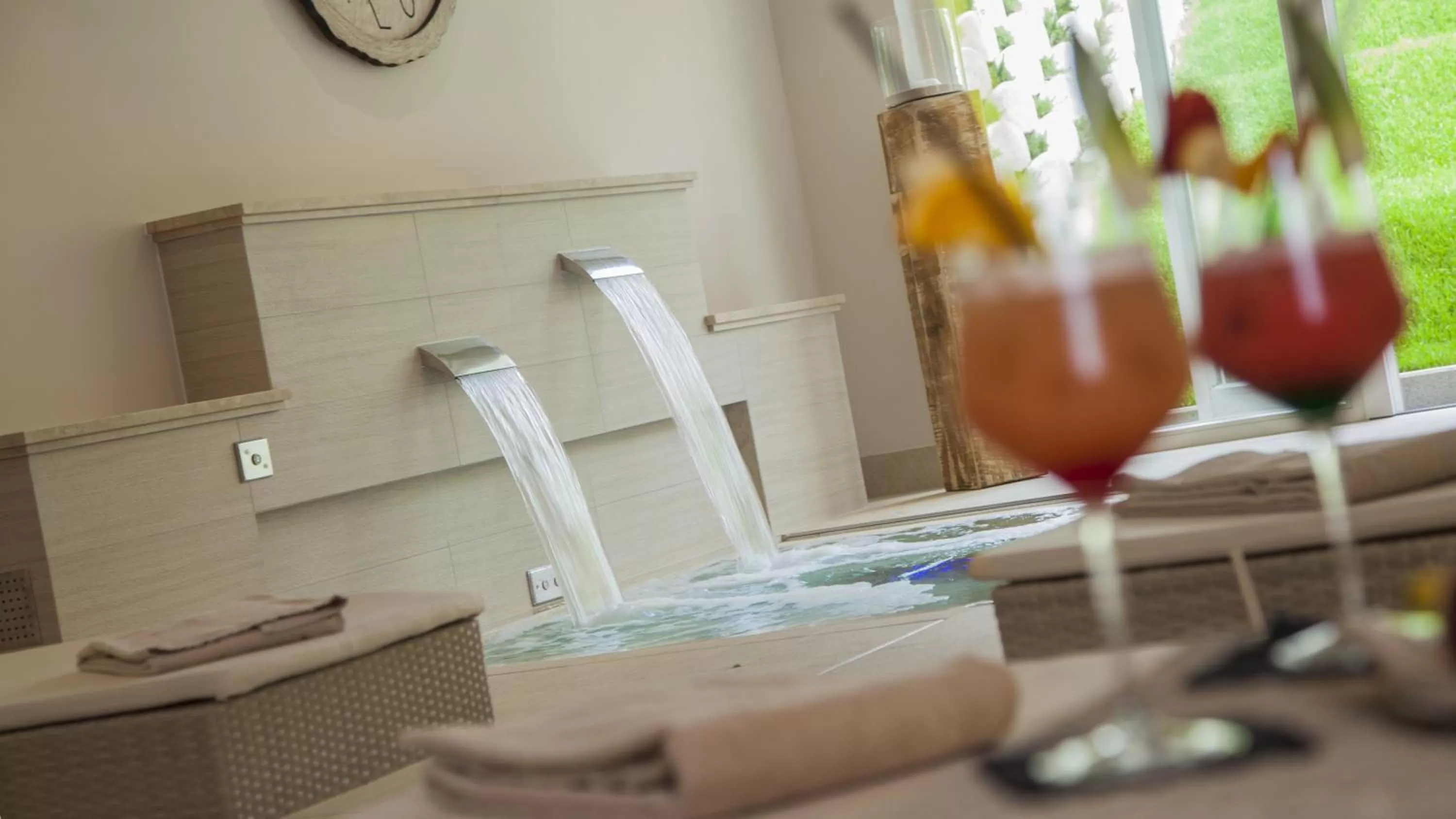 Hot Tub in Parkhotel Delta, Wellbeing Resort