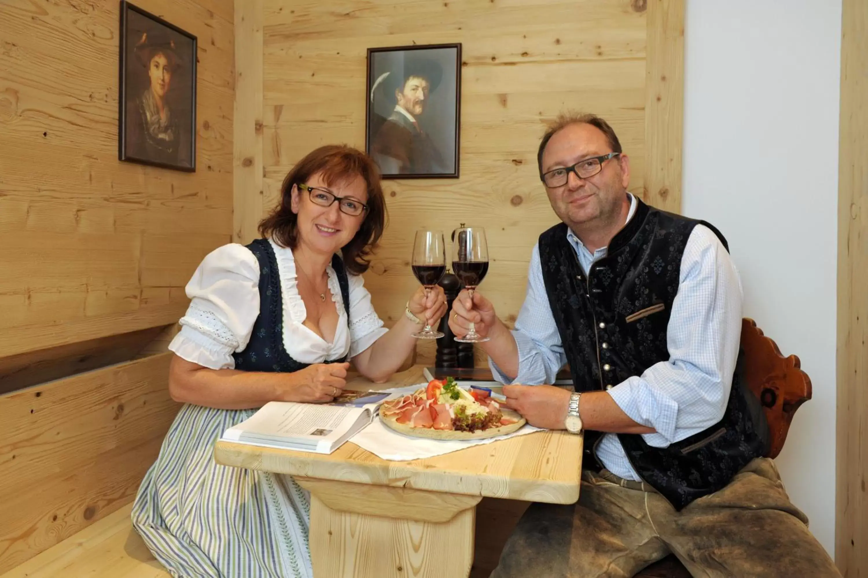 group of guests in Hotel Goldener Löwe