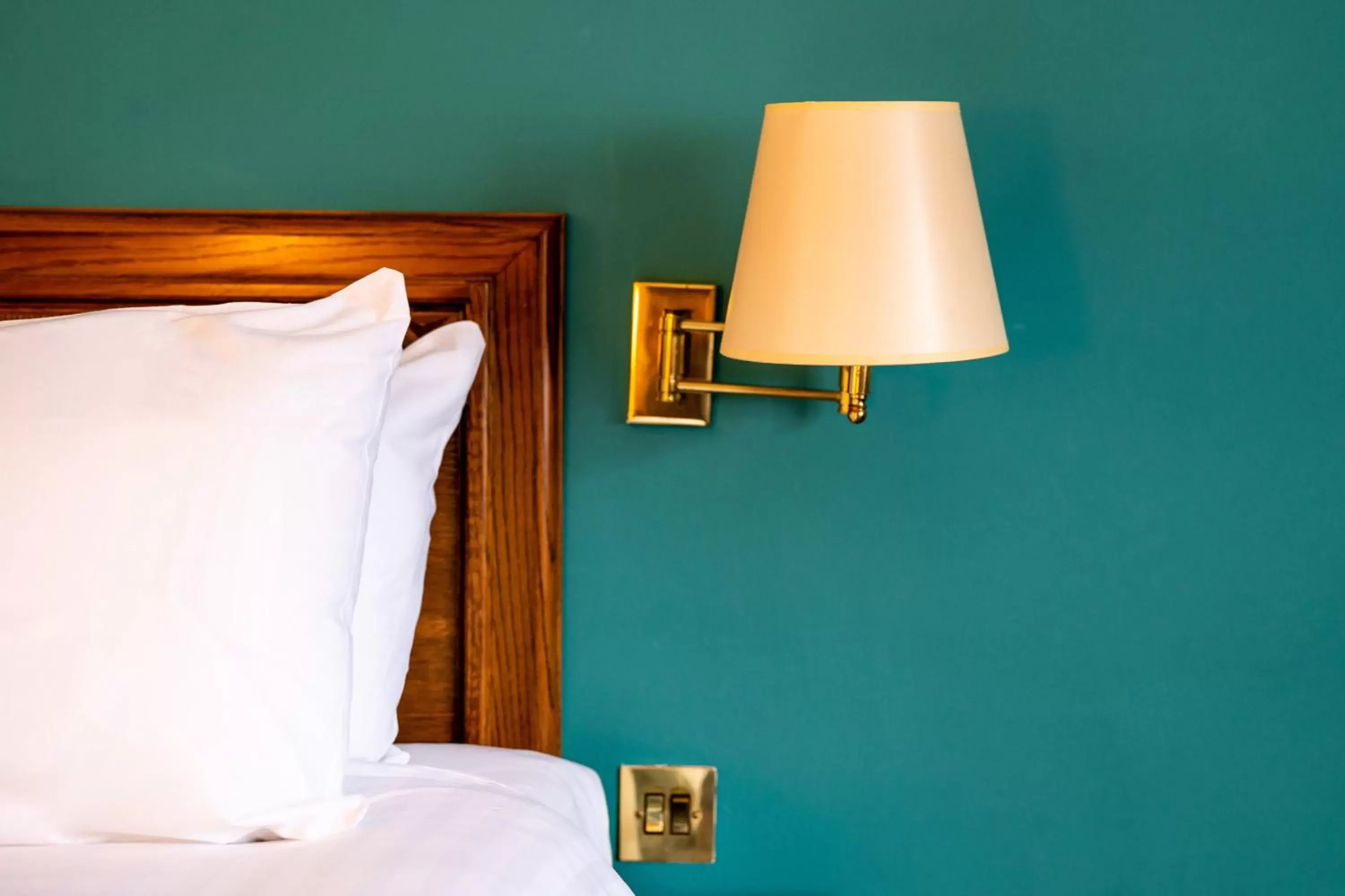 Double Room with Two Double Beds with Sofa Bed in Holiday Inn Maidstone-Sevenoaks by IHG Double Room with Two Double Beds with Sofa Bed in Holiday Inn Maidstone-Sevenoaks by IHG