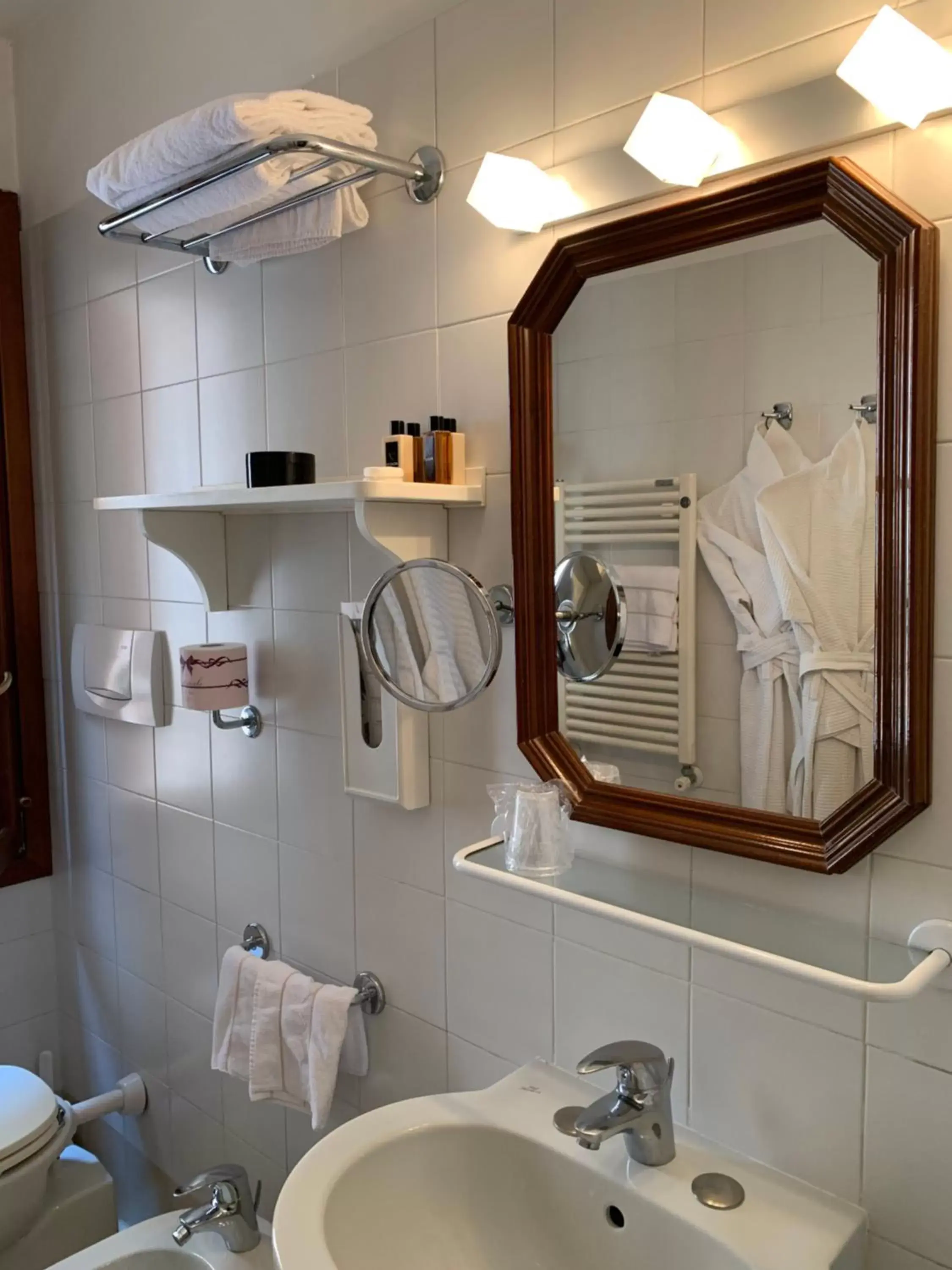 Bathroom in Hotel La Calcina