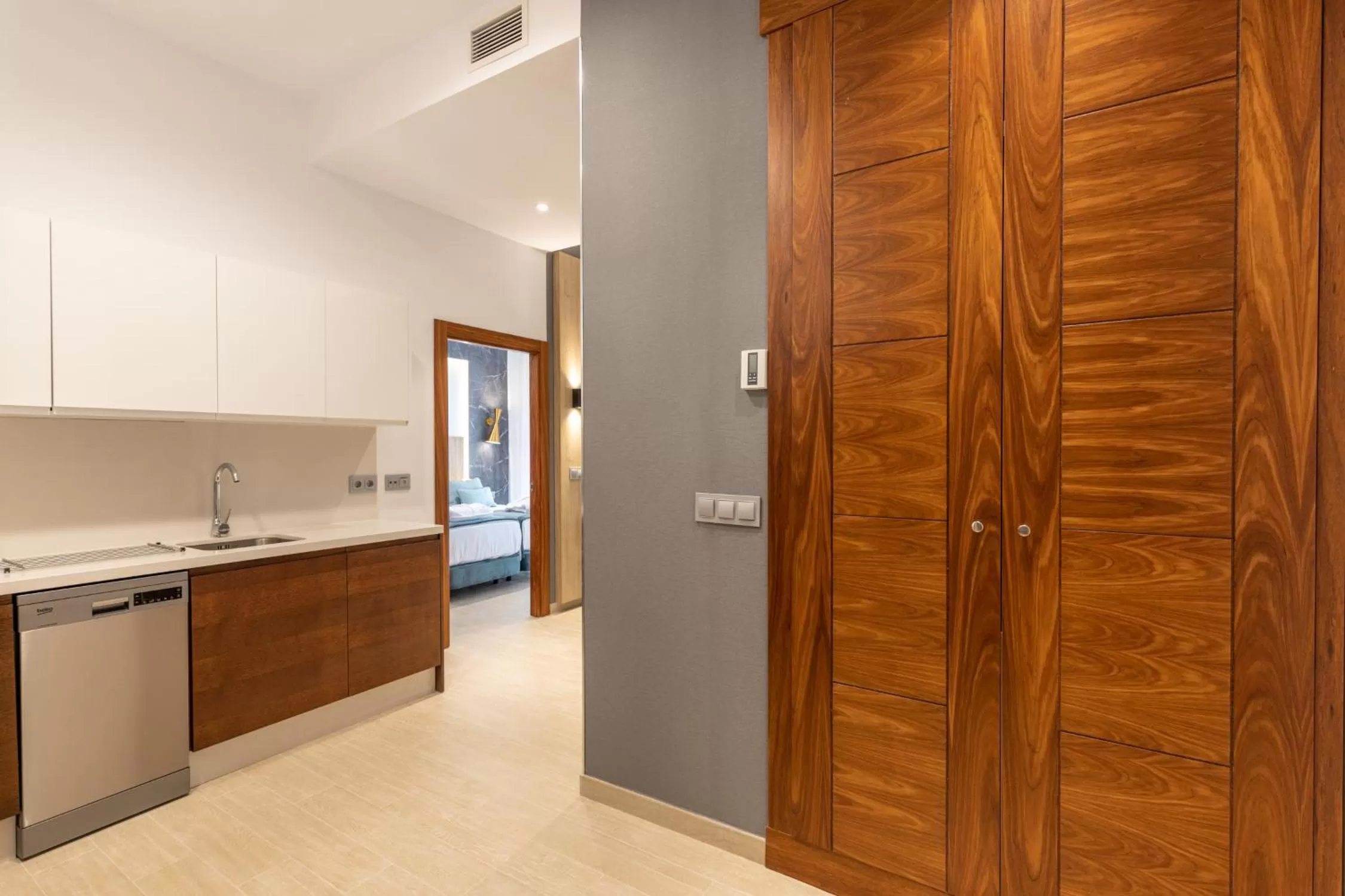 Kitchen or kitchenette in BiBo Suites San Agustín