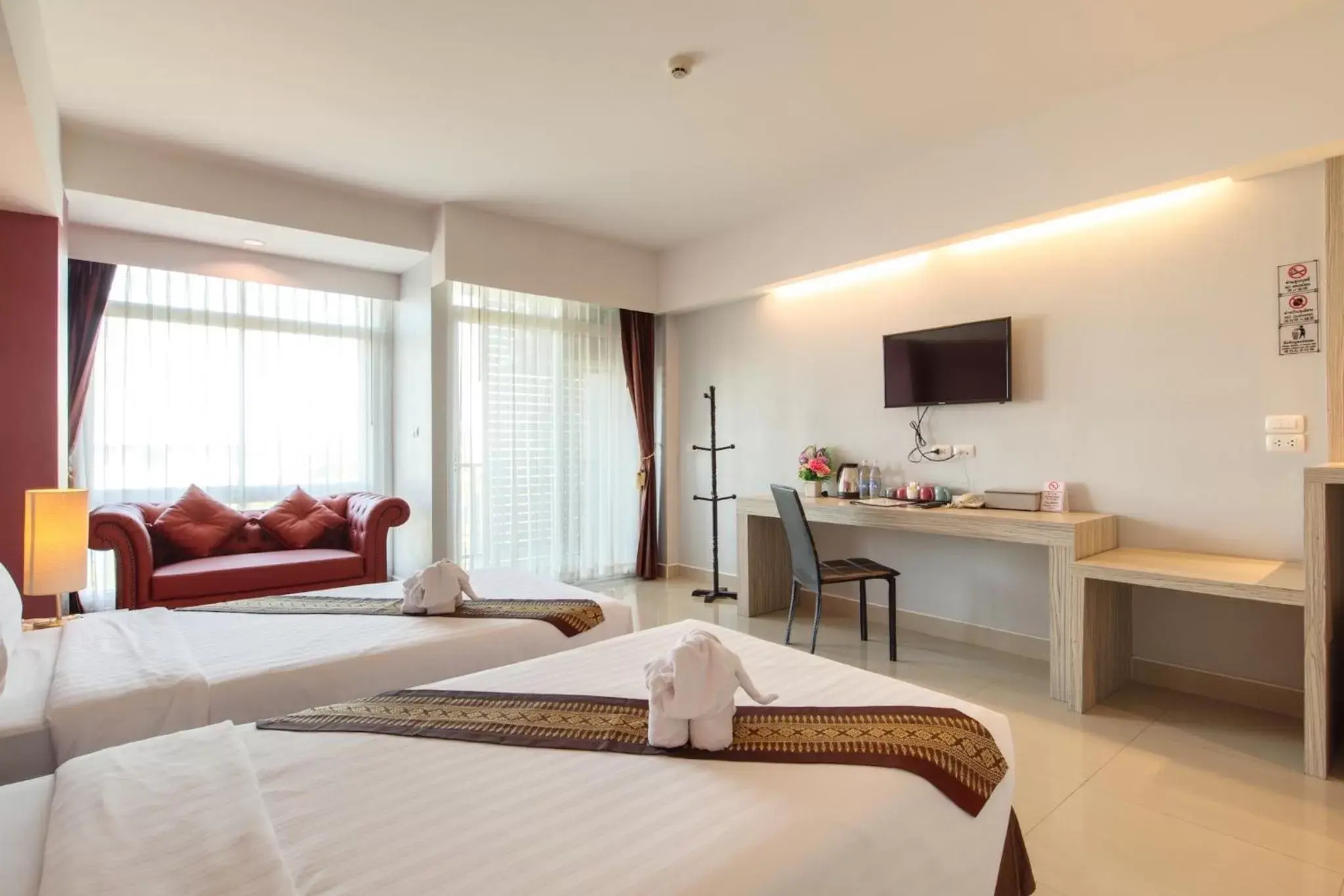 Bedroom, Seating Area in Tubtim Siam Suvarnabhumi Hotel