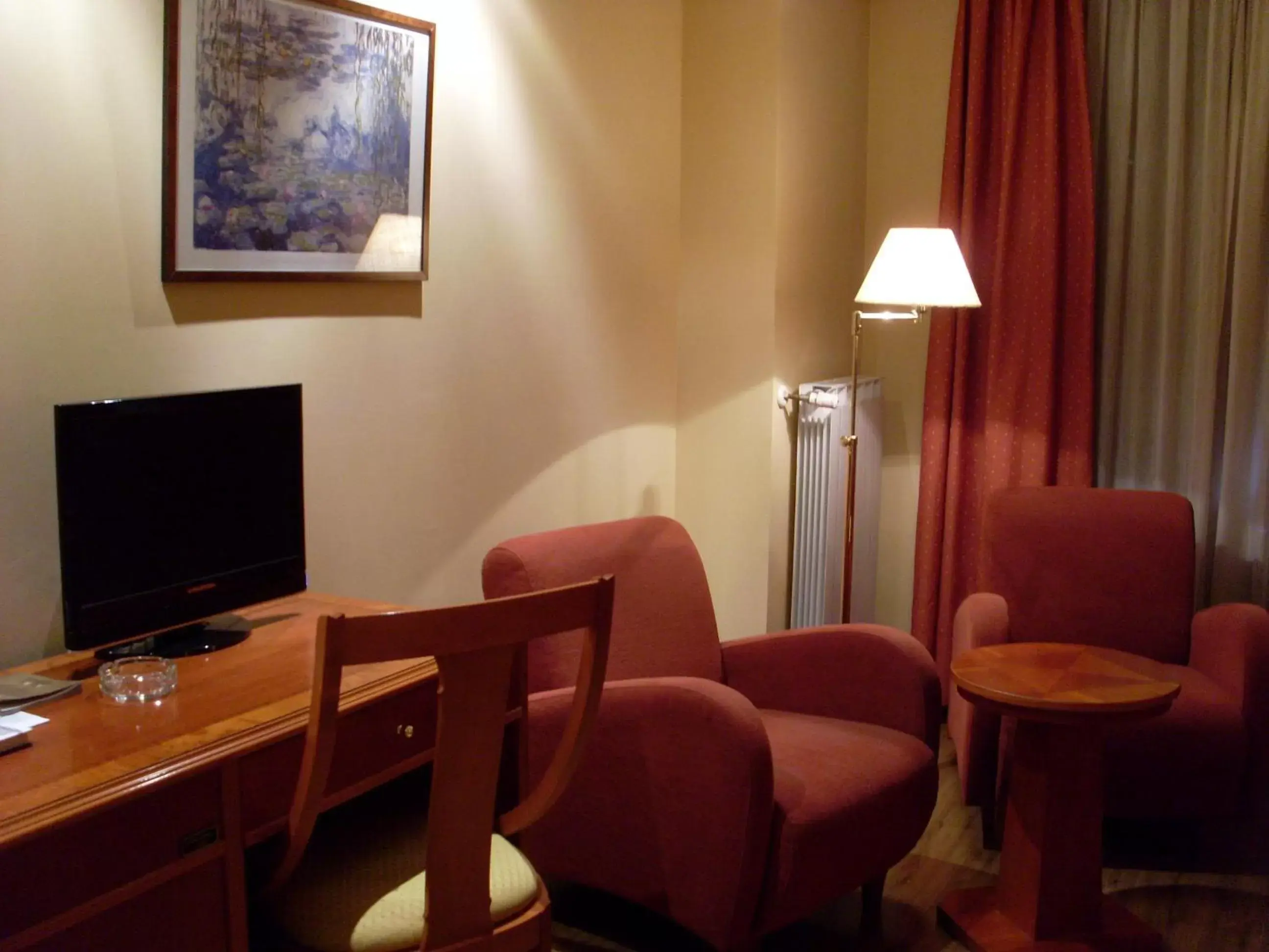 TV and multimedia, Seating Area in Hotel El Nogal