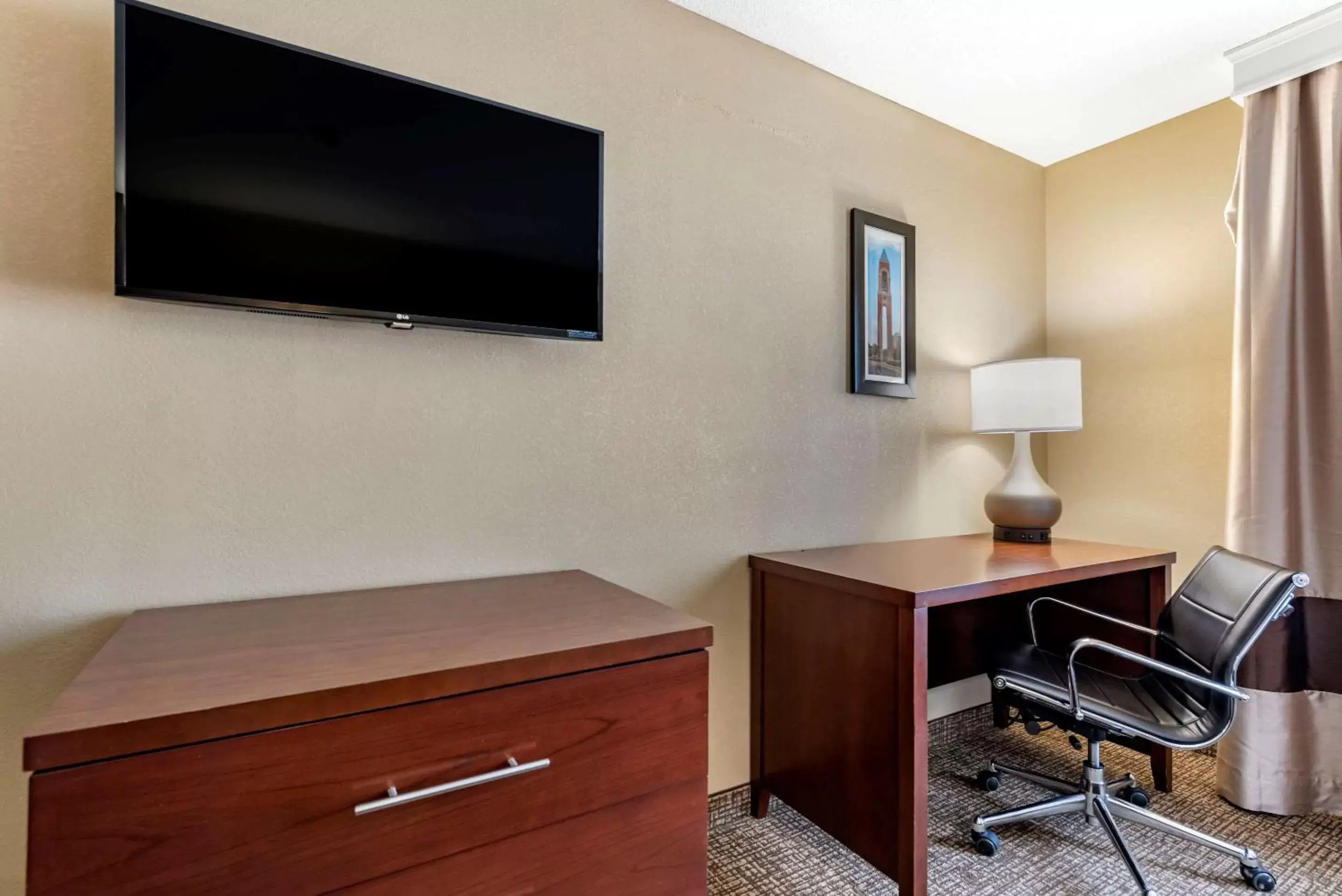 Photo of the whole room, TV/Entertainment Center in Comfort Inn & Suites Muncie