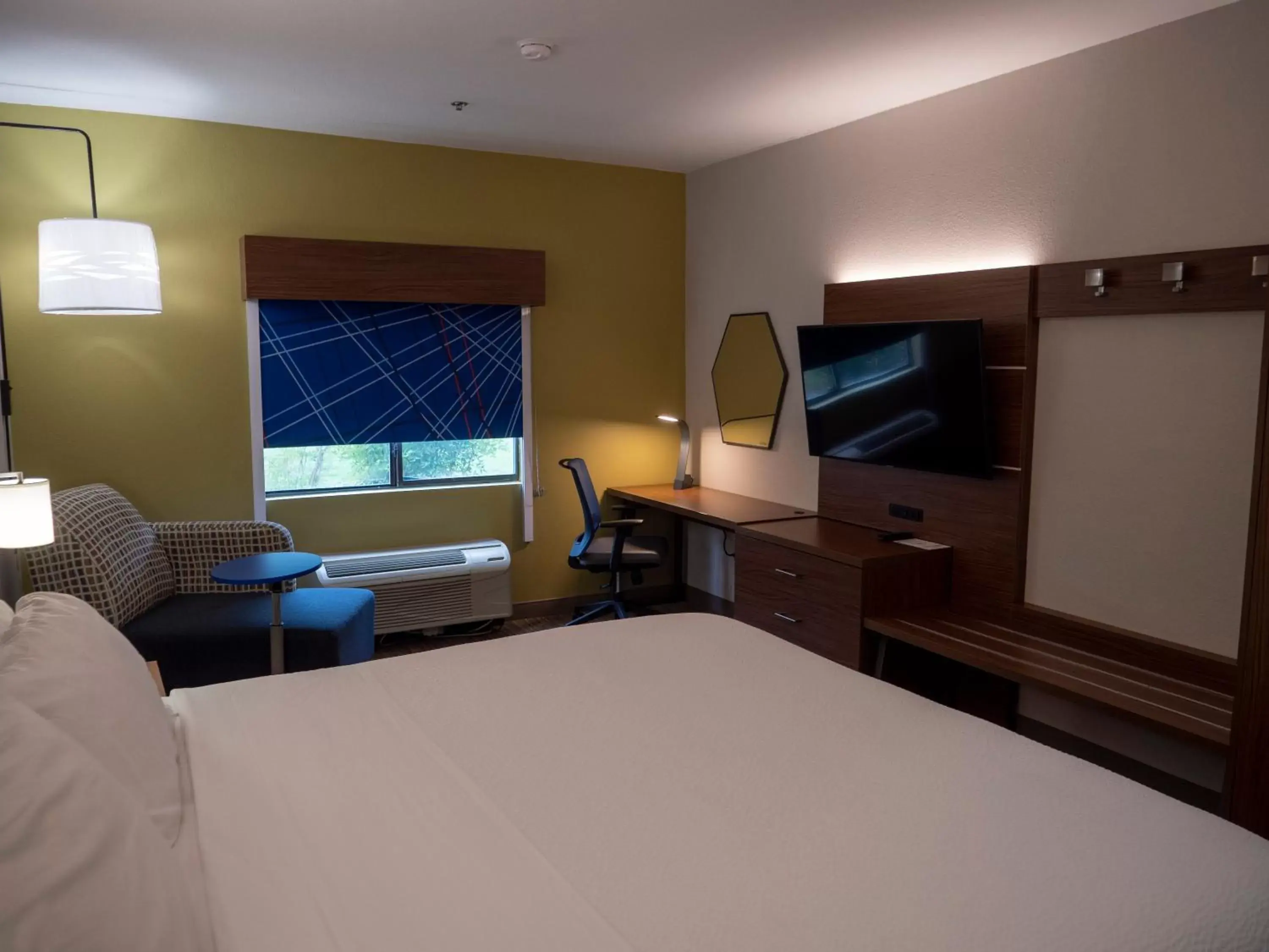 Bed in Holiday Inn Express & Suites Greenville Airport, an IHG Hotel