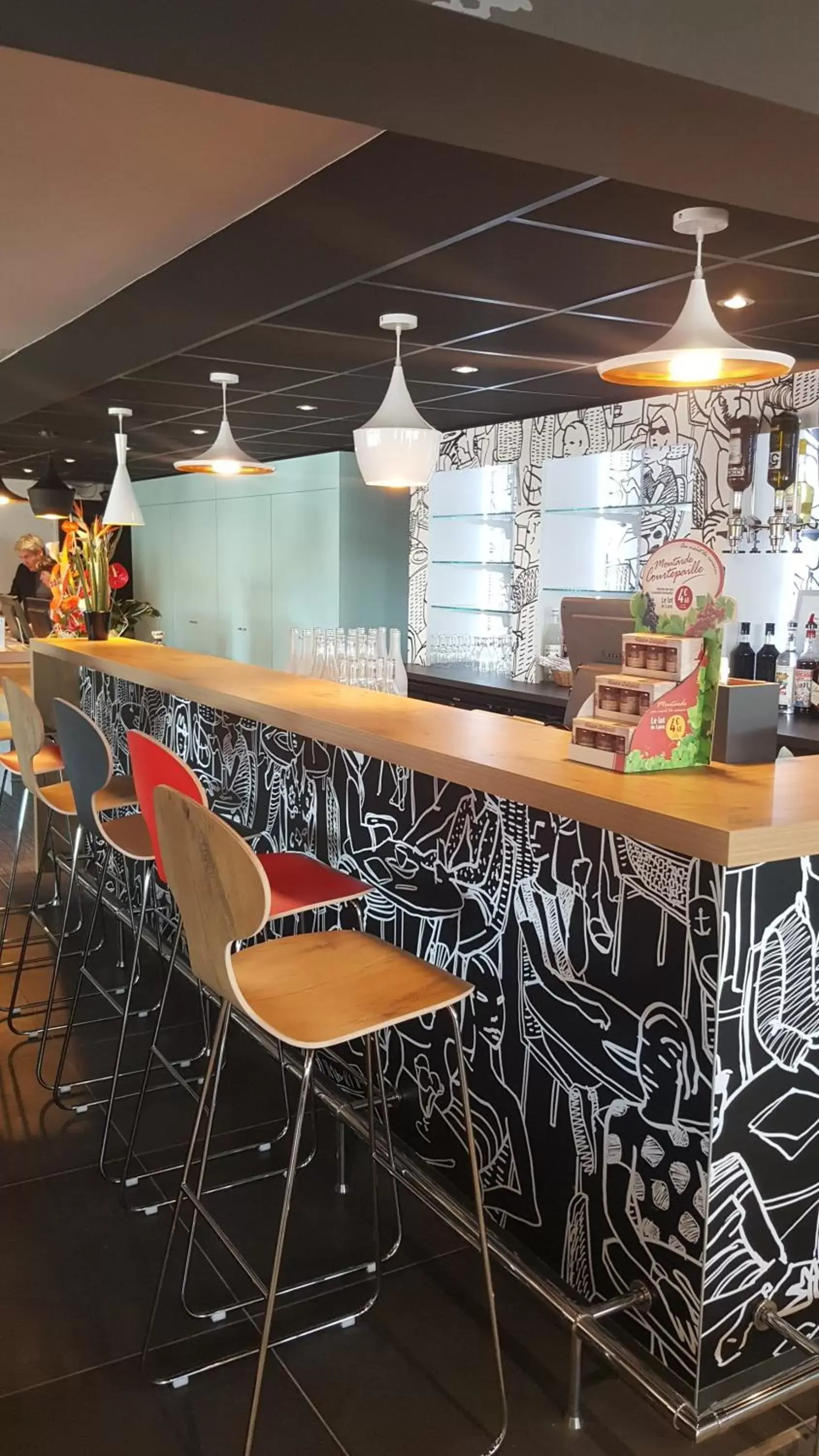 Lounge or bar, Restaurant/Places to Eat in ibis Orange Centre