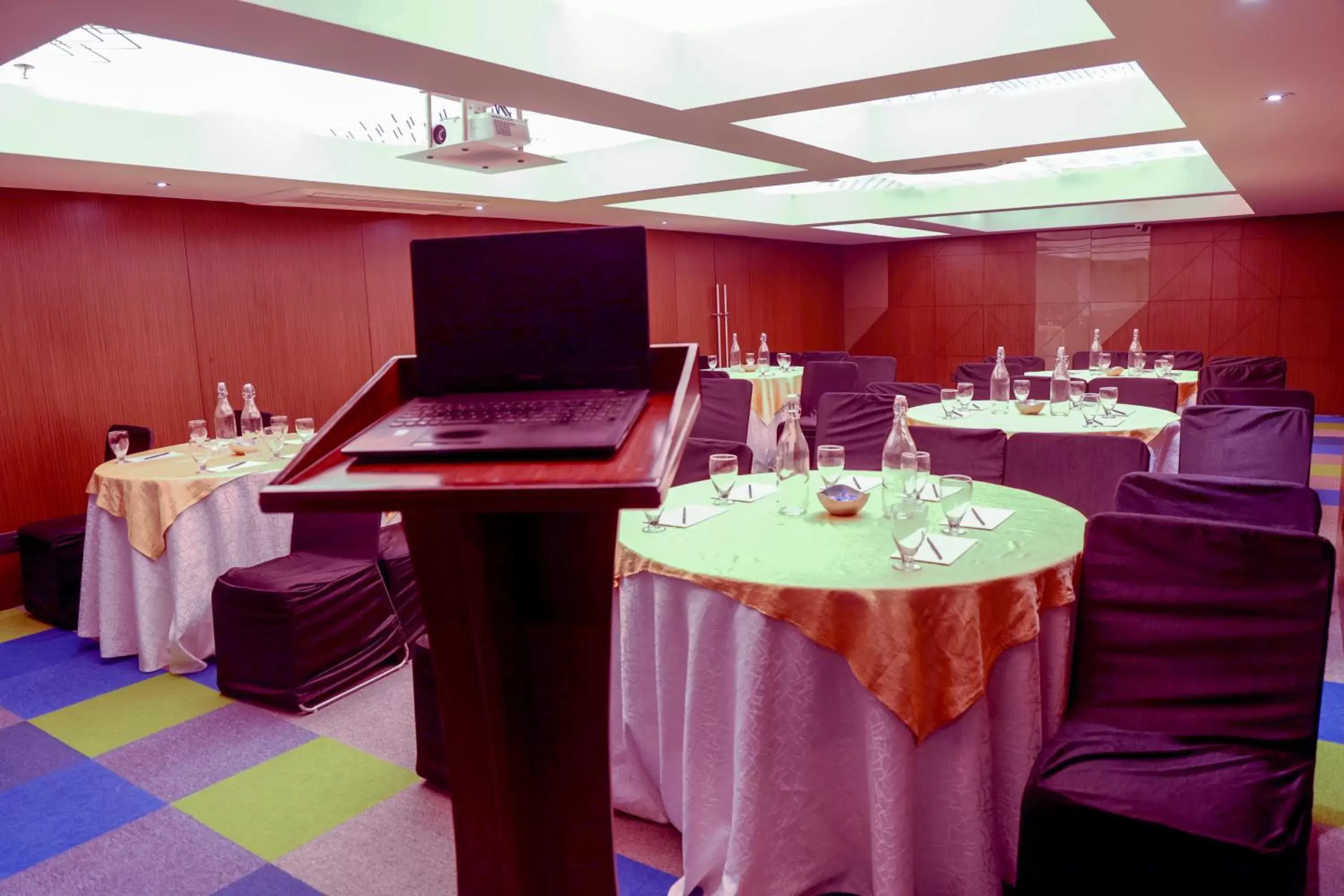 Banquet/Function facilities, Banquet Facilities in Royal Orchid Golden Suites Pune