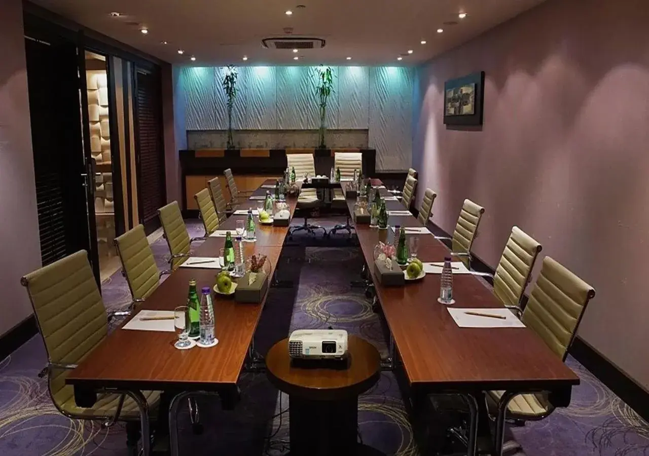 Meeting/conference room in Novotel Suites Riyadh Olaya