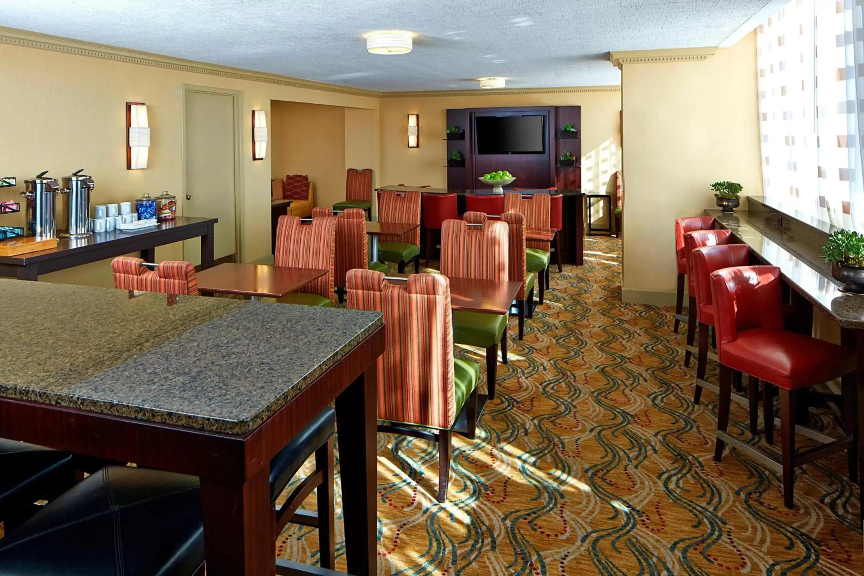 Lounge or bar, Restaurant/Places to Eat in Chattanooga Marriott Downtown