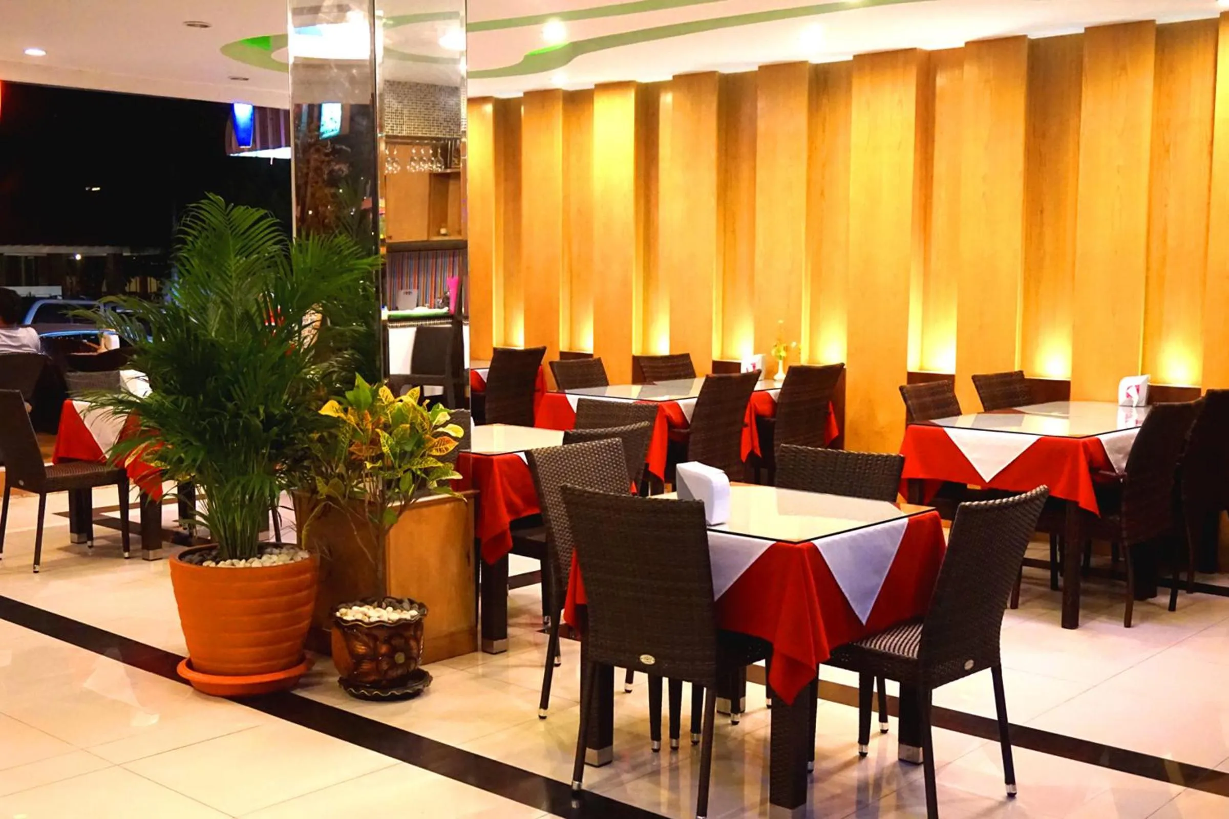 Restaurant/places to eat in Aya Place