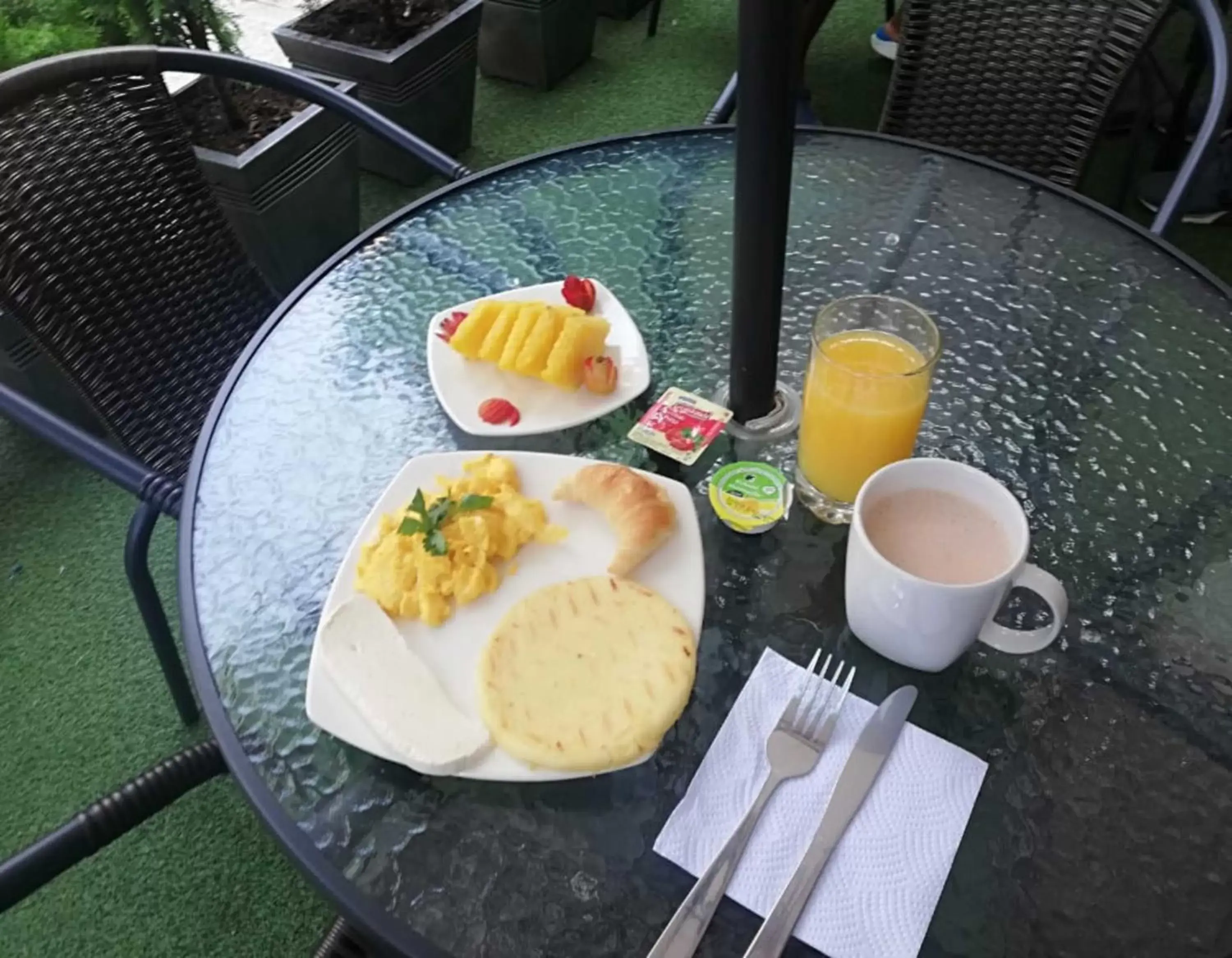 Food and drinks in Hotel Boutique Laureles Medellin (HBL) Food and drinks in Hotel Boutique Laureles Medellin (HBL)