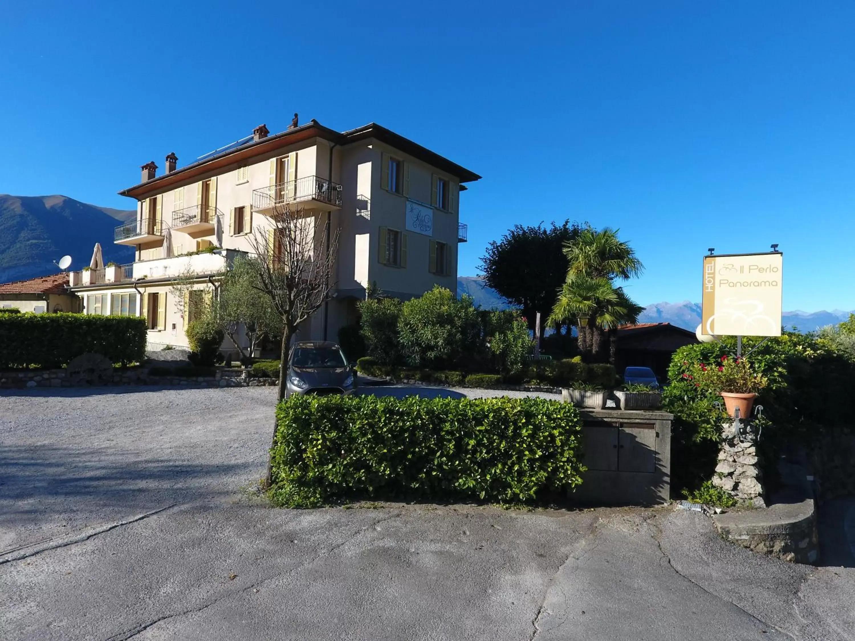 Facade/entrance, Property Building in Hotel Il Perlo Panorama