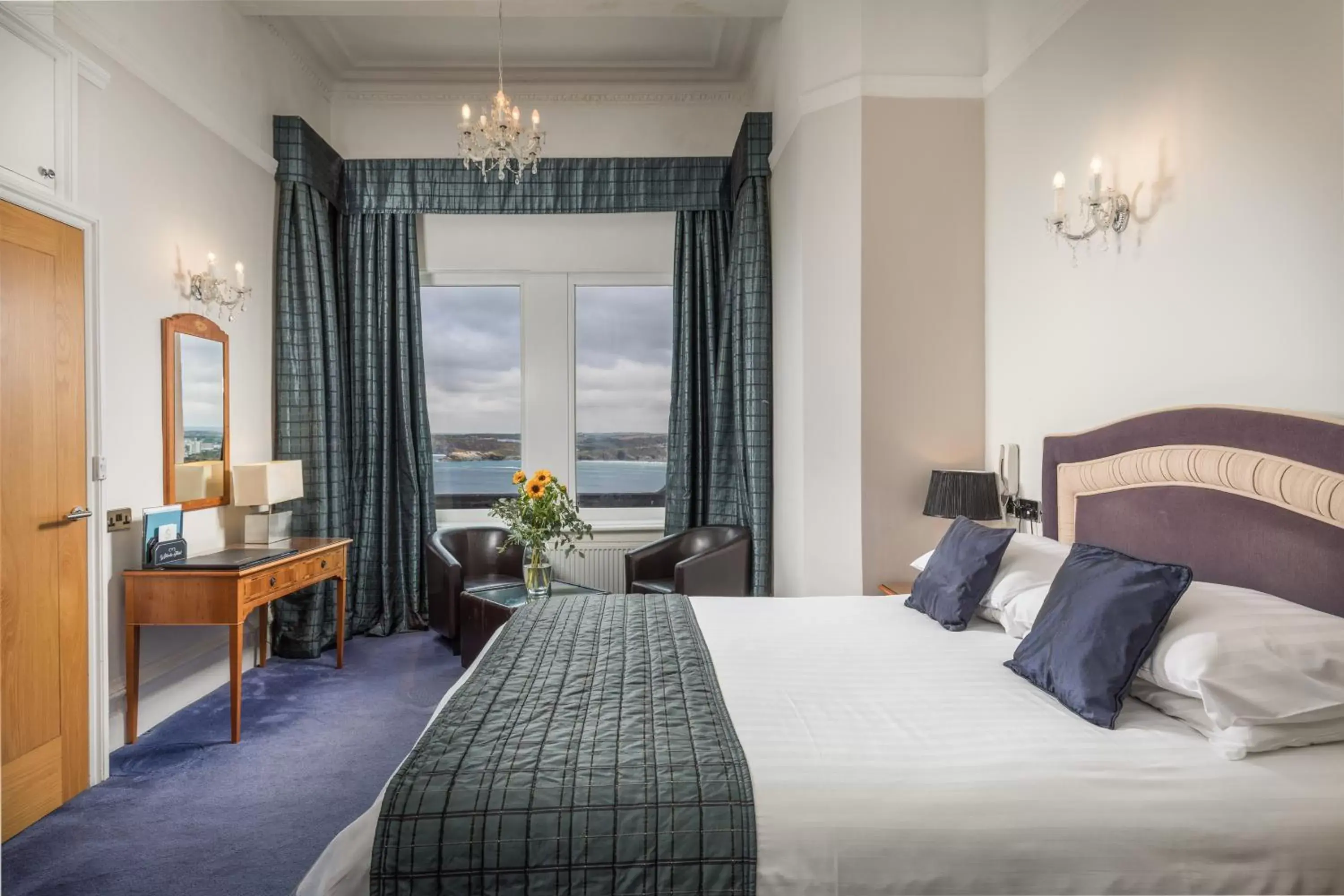 Bedroom, Bed in Atlantic Hotel Newquay
