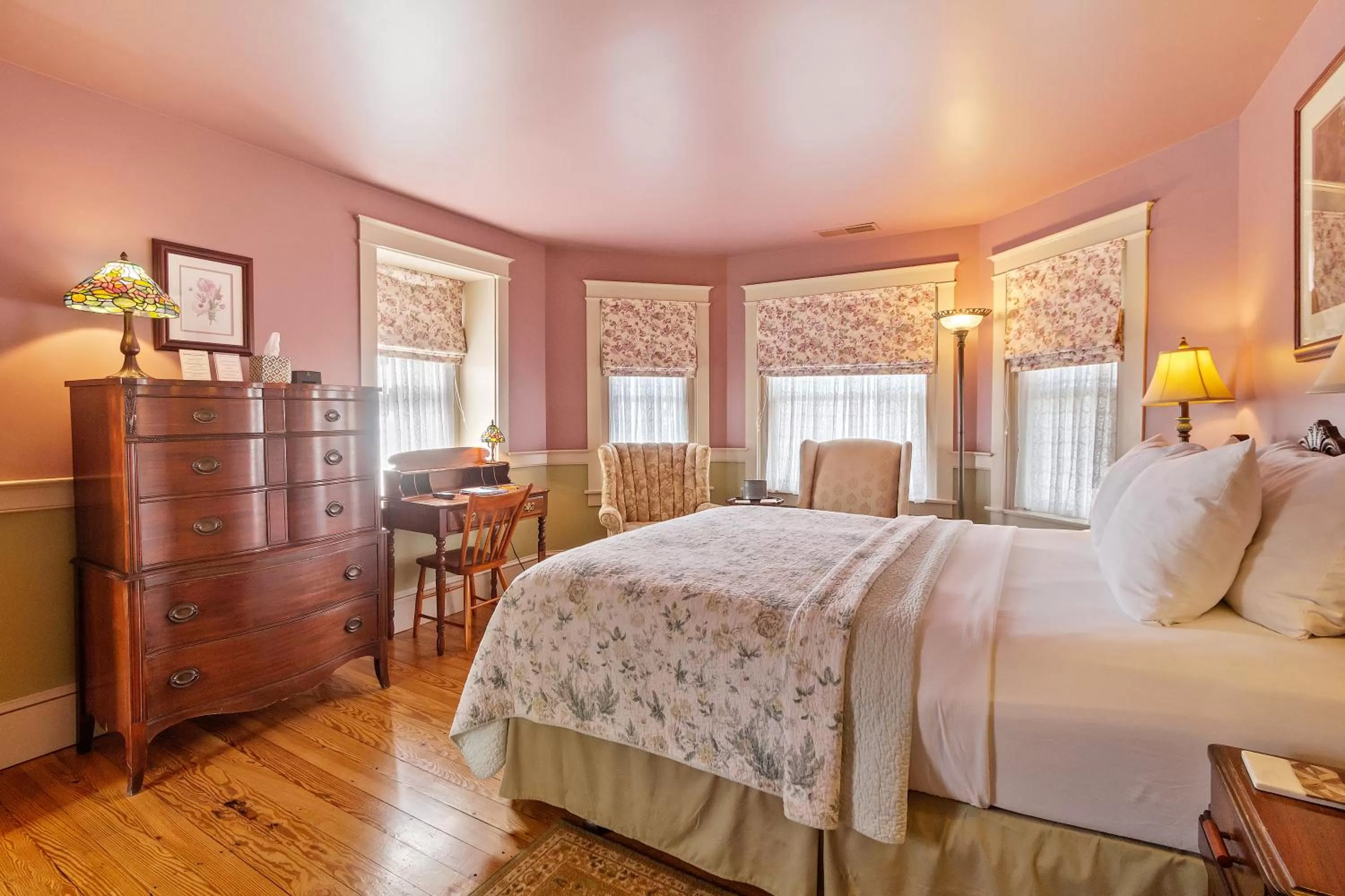 Bedroom, Bed in After Eight Bed and Breakfast