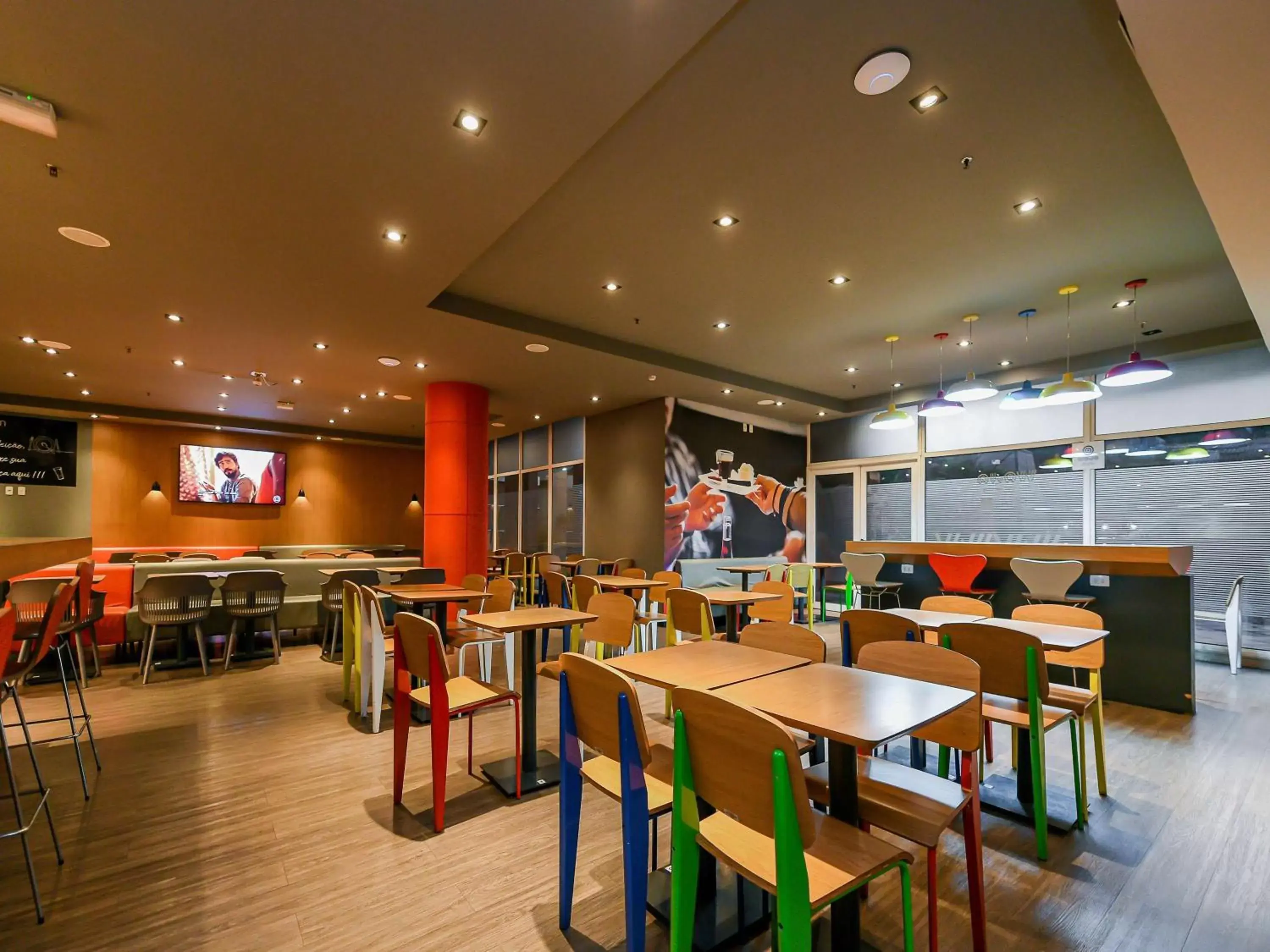 Restaurant/Places to Eat in ibis Guarulhos Aeroporto