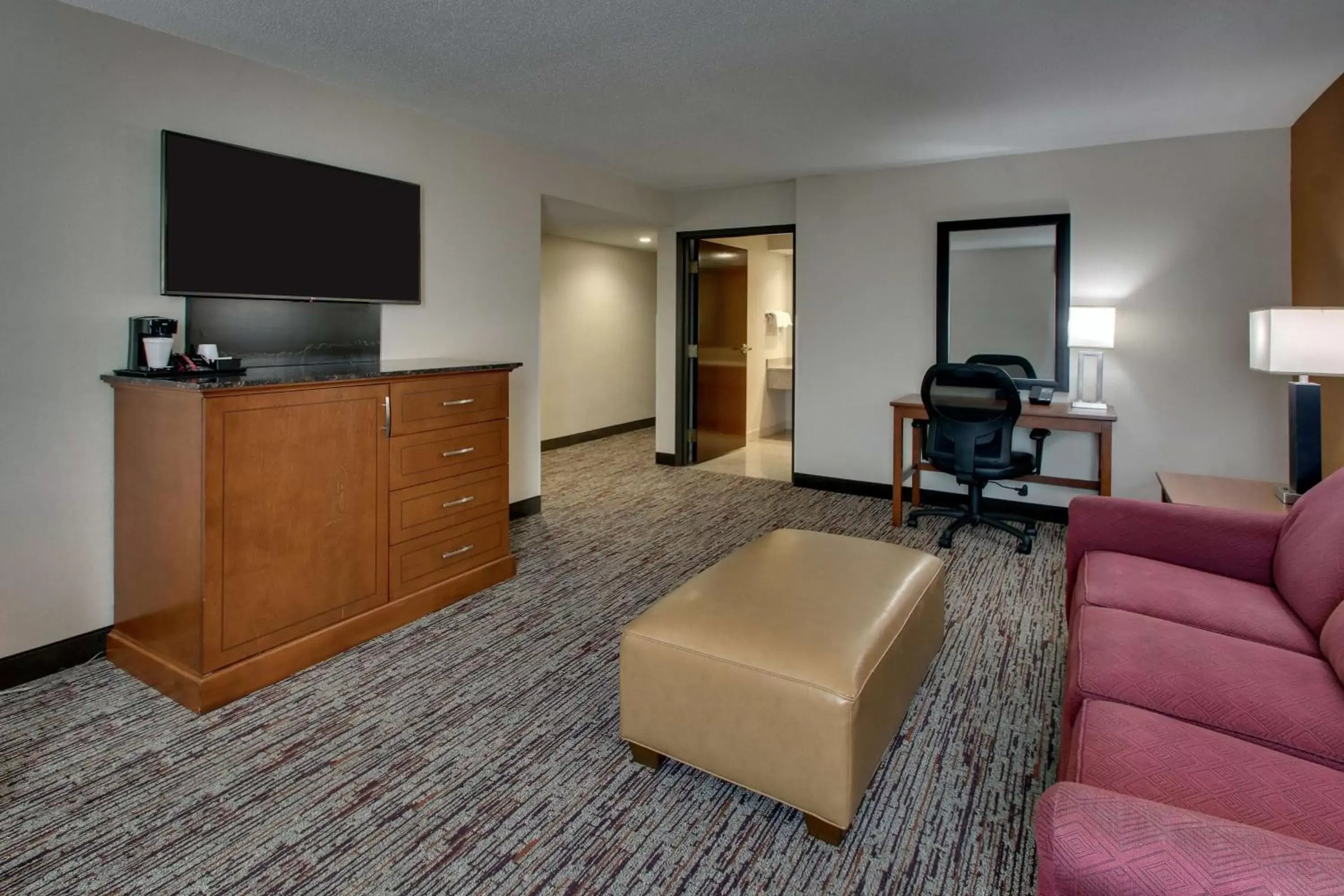 Photo of the whole room, TV/Entertainment Center in Drury Inn & Suites Evansville East