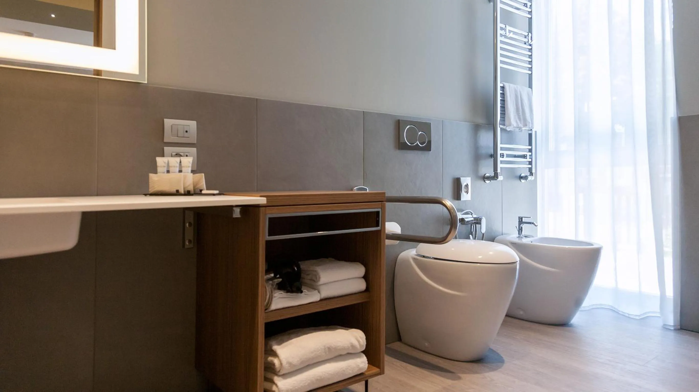 Toilet in G Hotel Pescara