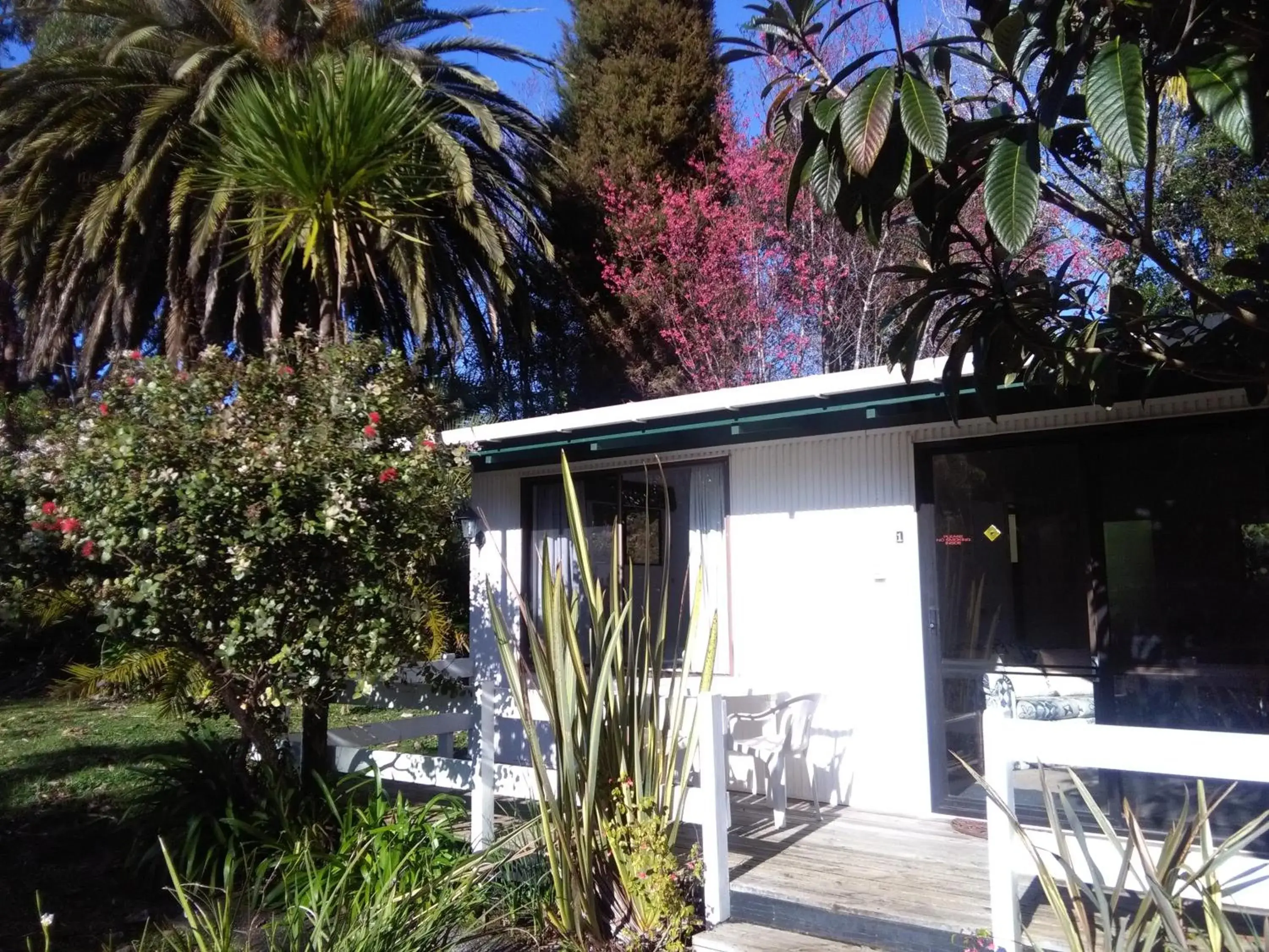 Property building in Colonial House Motel