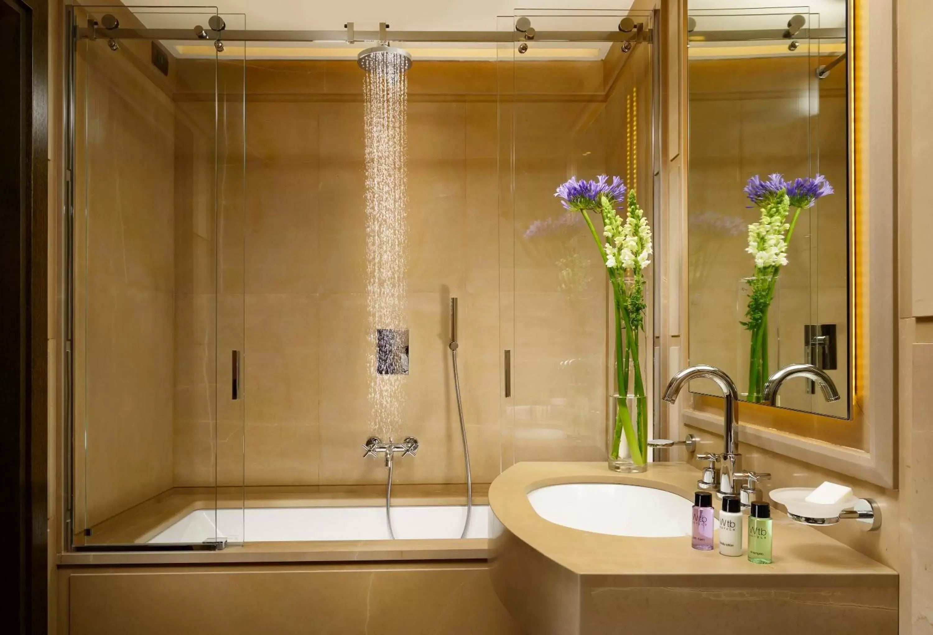 Bathroom in Hotel Balestri - WTB Hotels