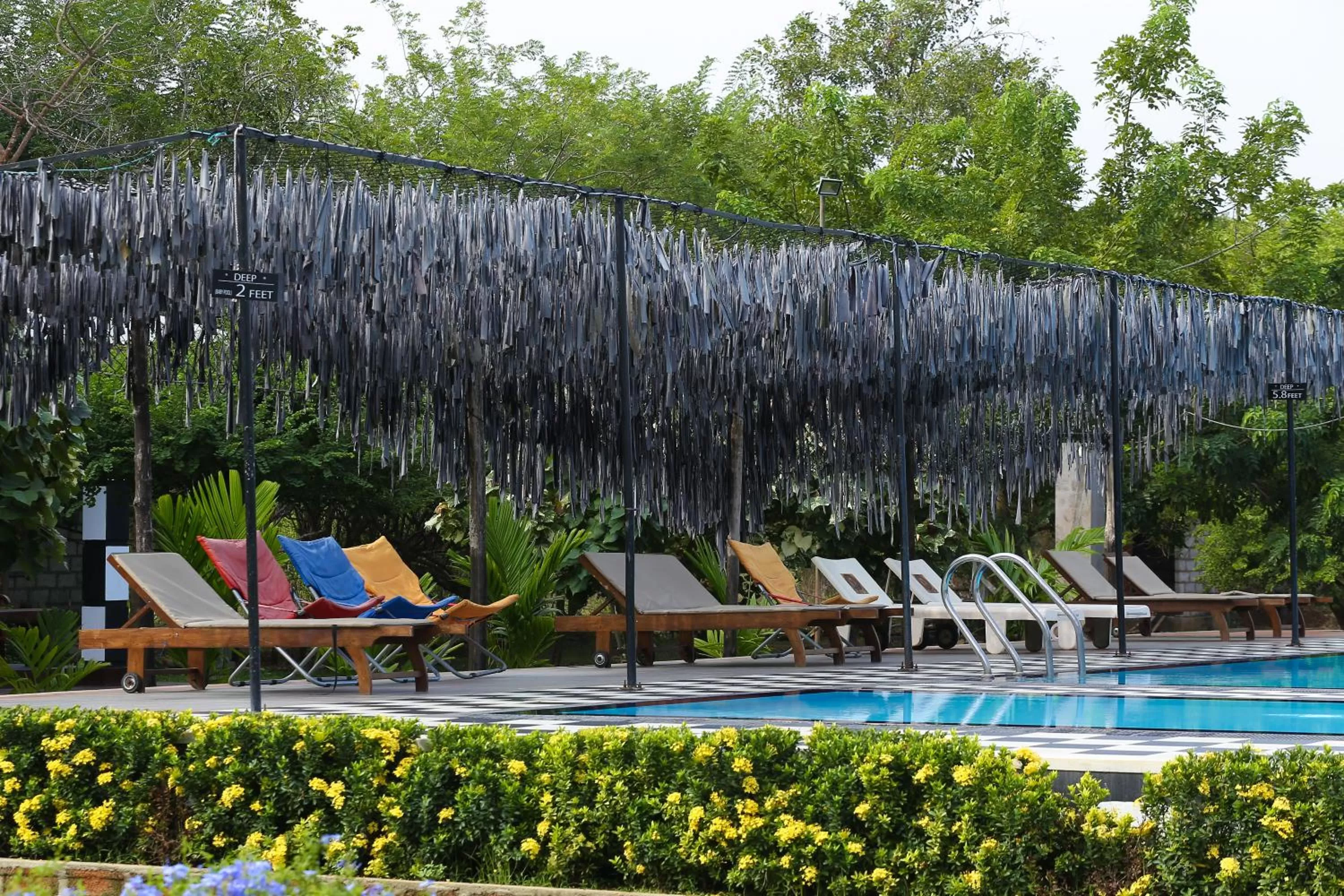 Swimming pool in Eco Hotel Black & White - Anuradhapura