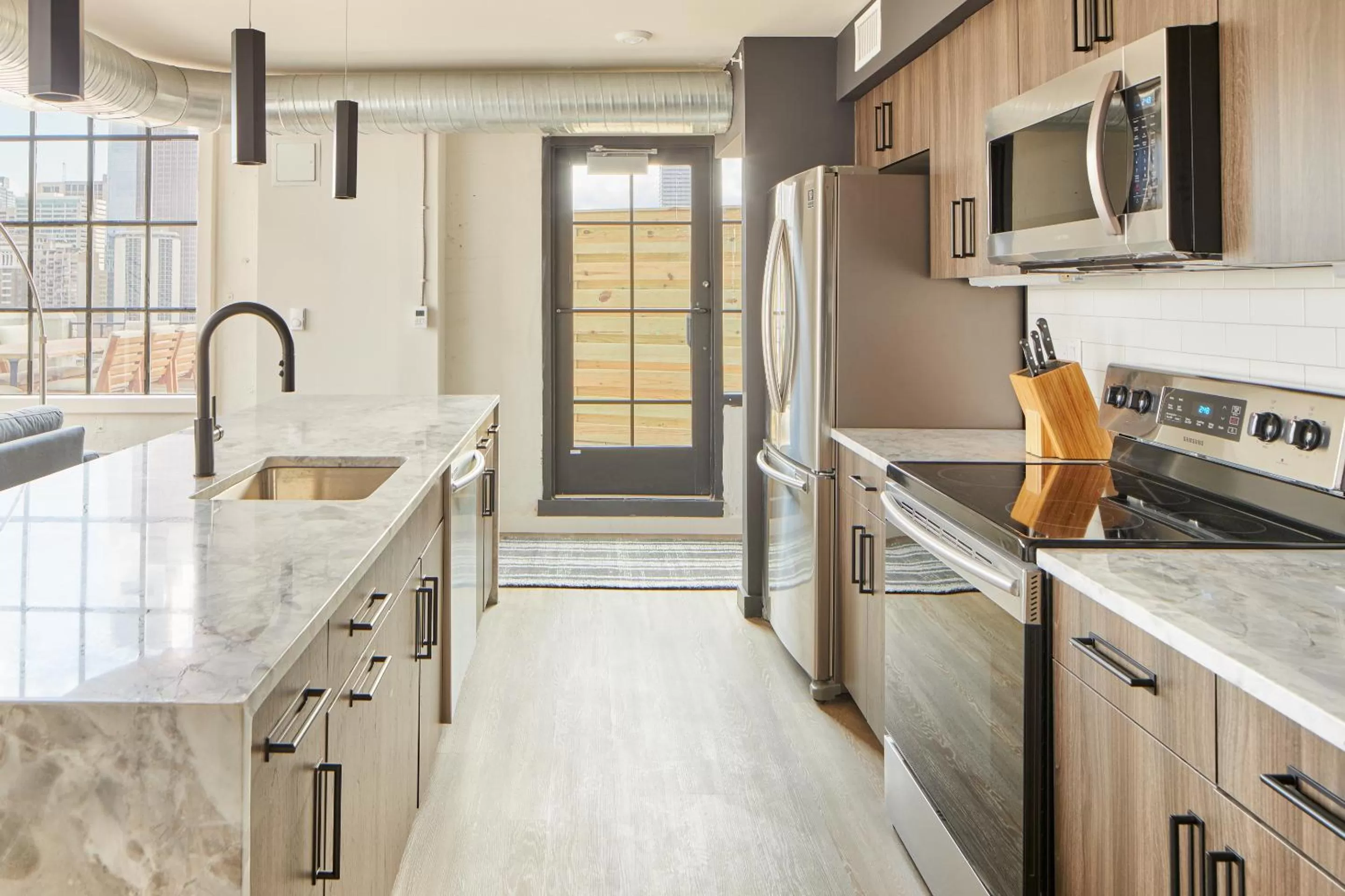 Kitchen/Kitchenette in Sonder The Tidewater