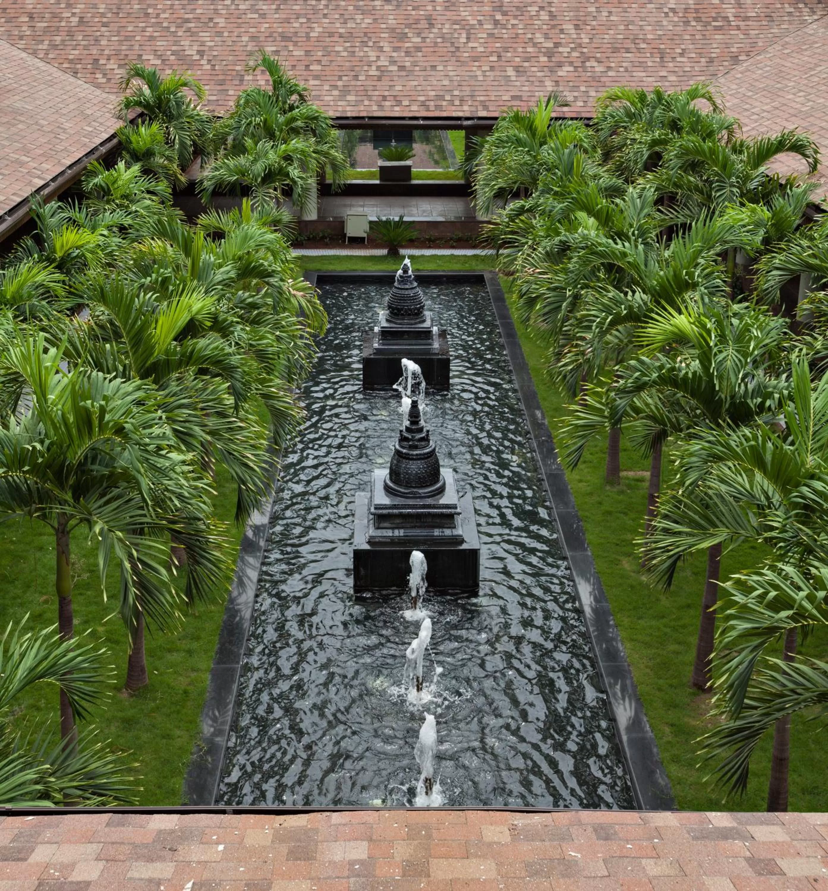 Garden in Radisson Blu Plaza Resort & Convention Centre Karjat