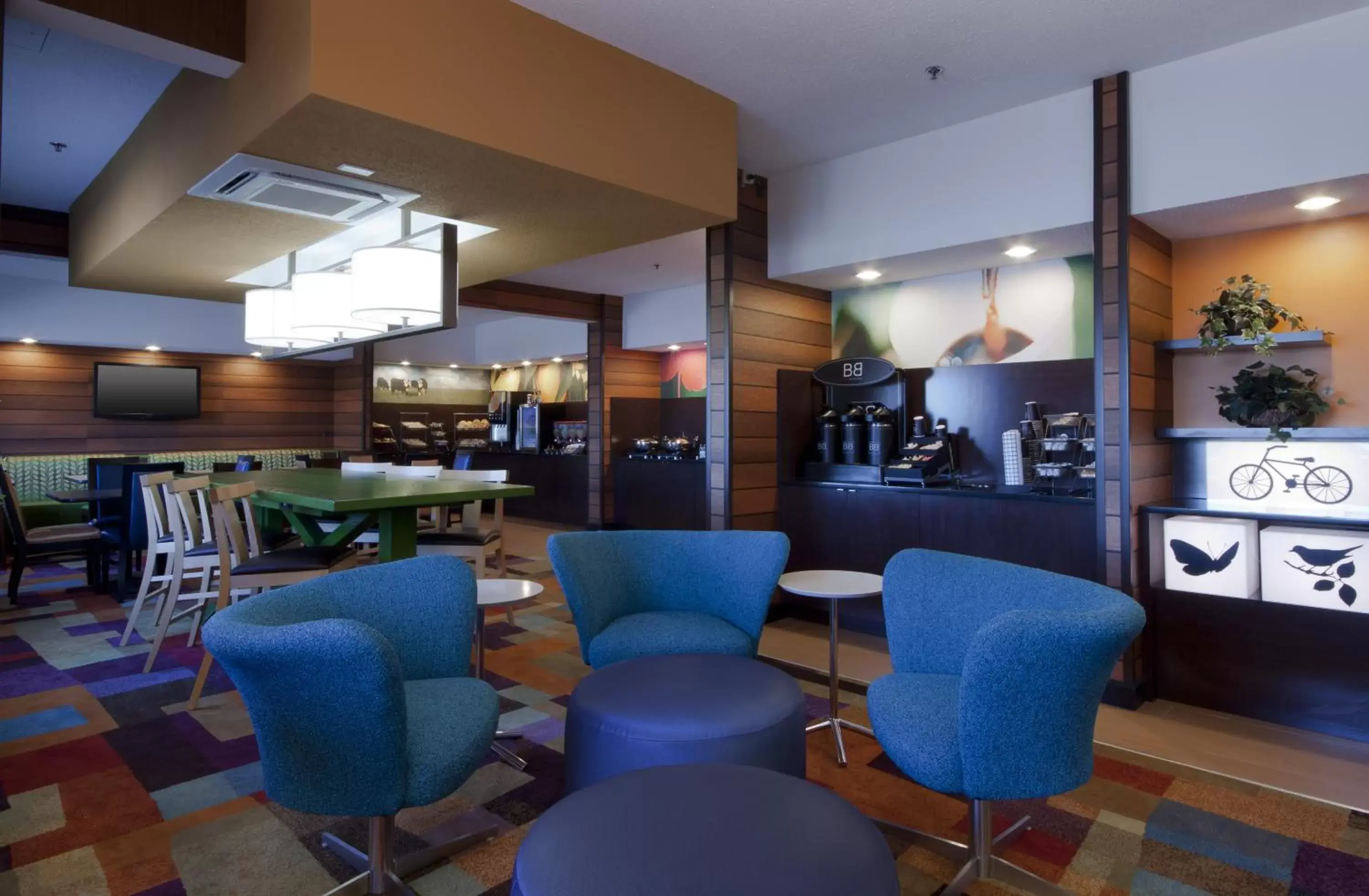 Restaurant/places to eat, Lounge/Bar in Wingate by Wyndham Gurnee