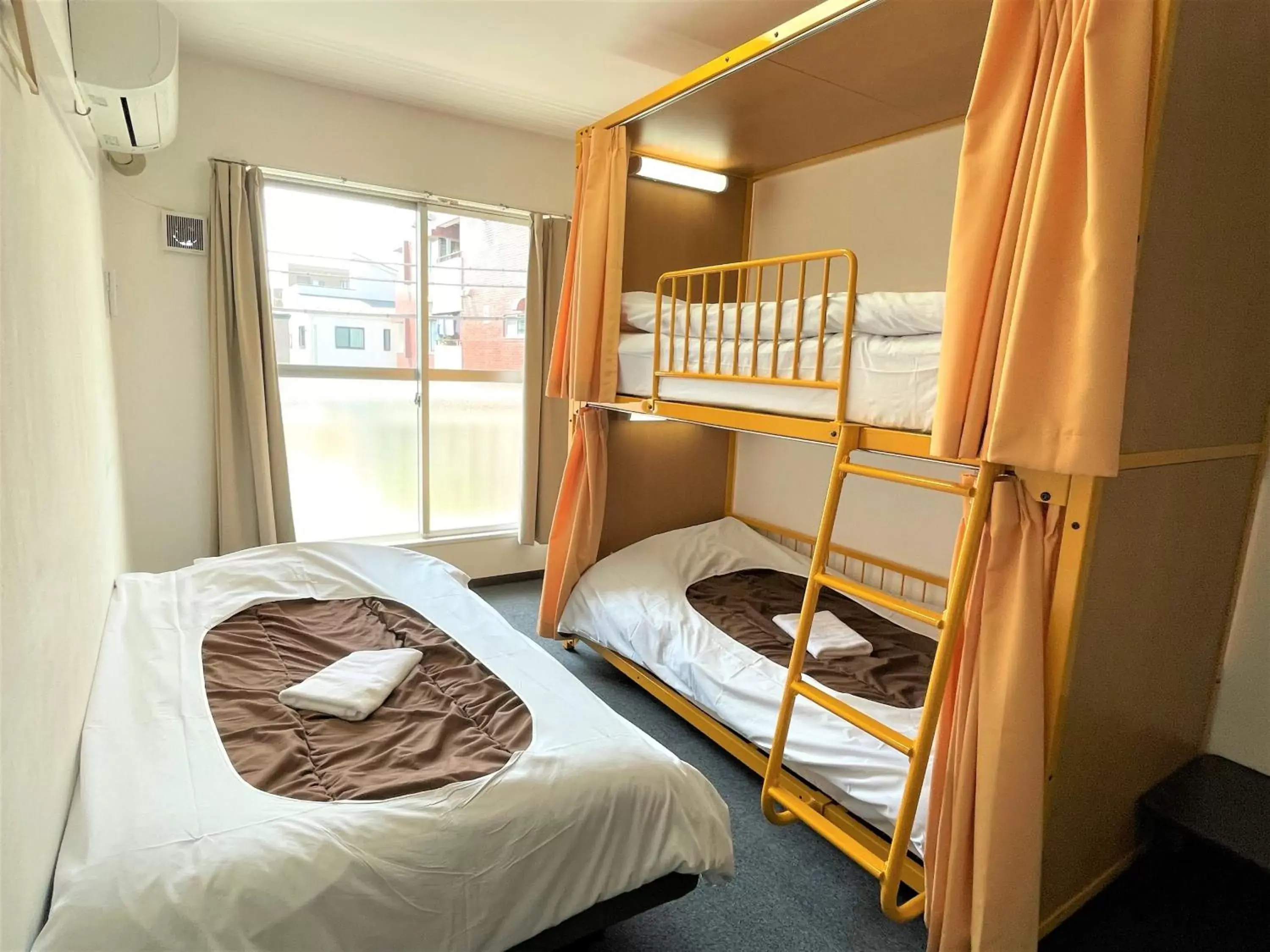 【Western-Style Room with Shared Bathroom】 for 3 person in Sakura Hotel Nippori