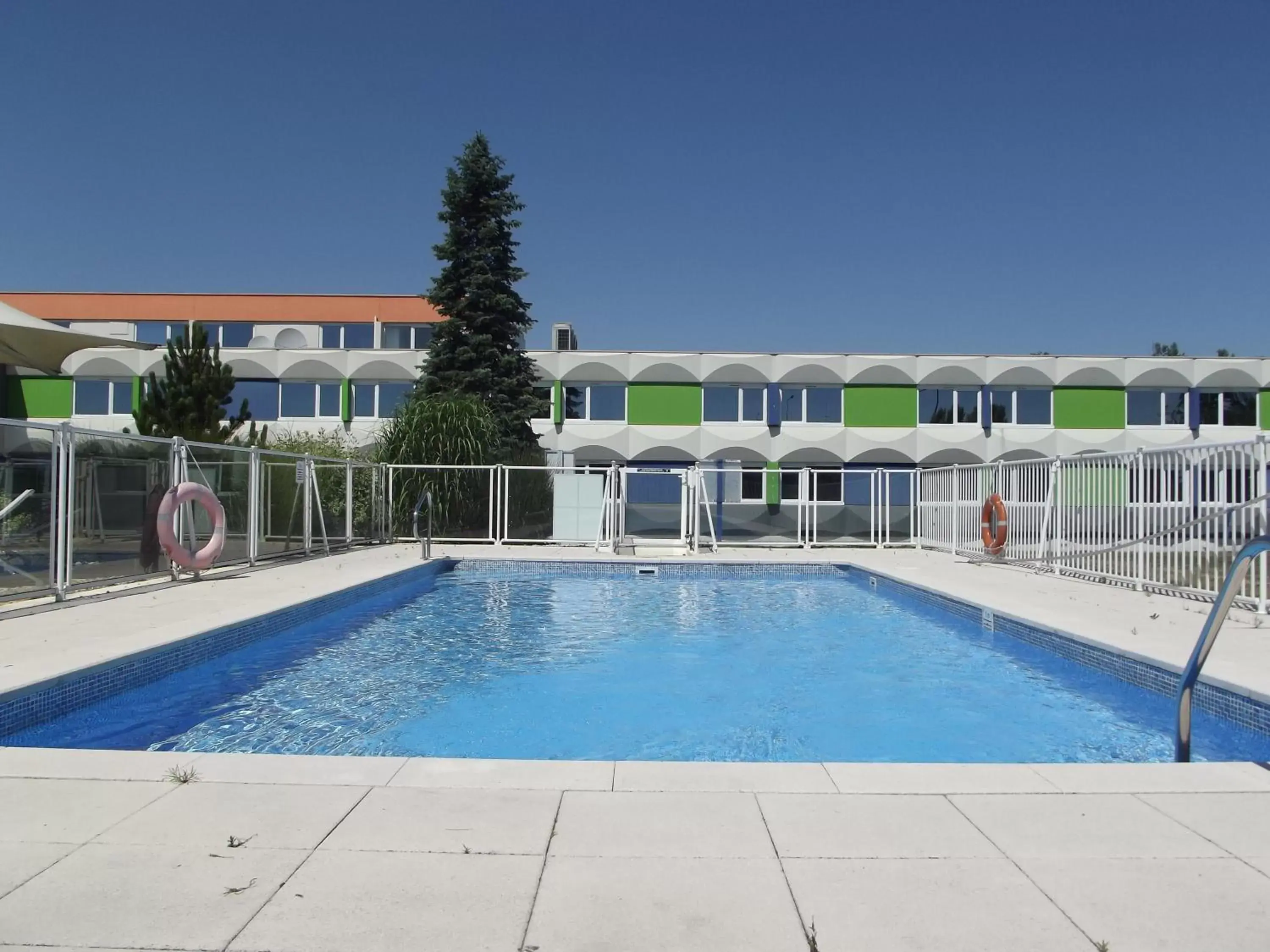 Swimming Pool in Holiday Inn Express Strasbourg - Sud, an IHG Hotel