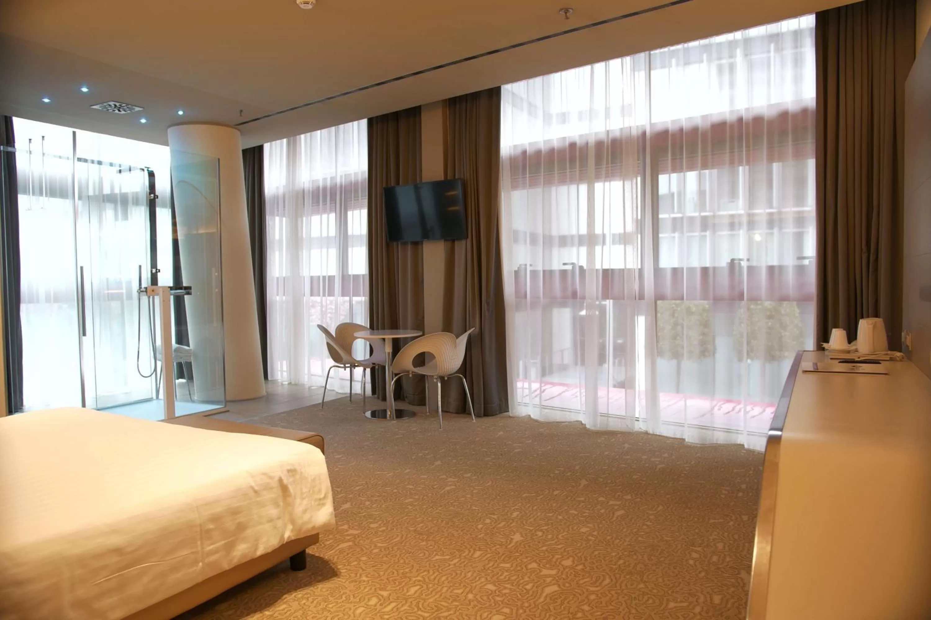 Photo of the whole room, Bed in Best Western Plus Net Tower Hotel Padova