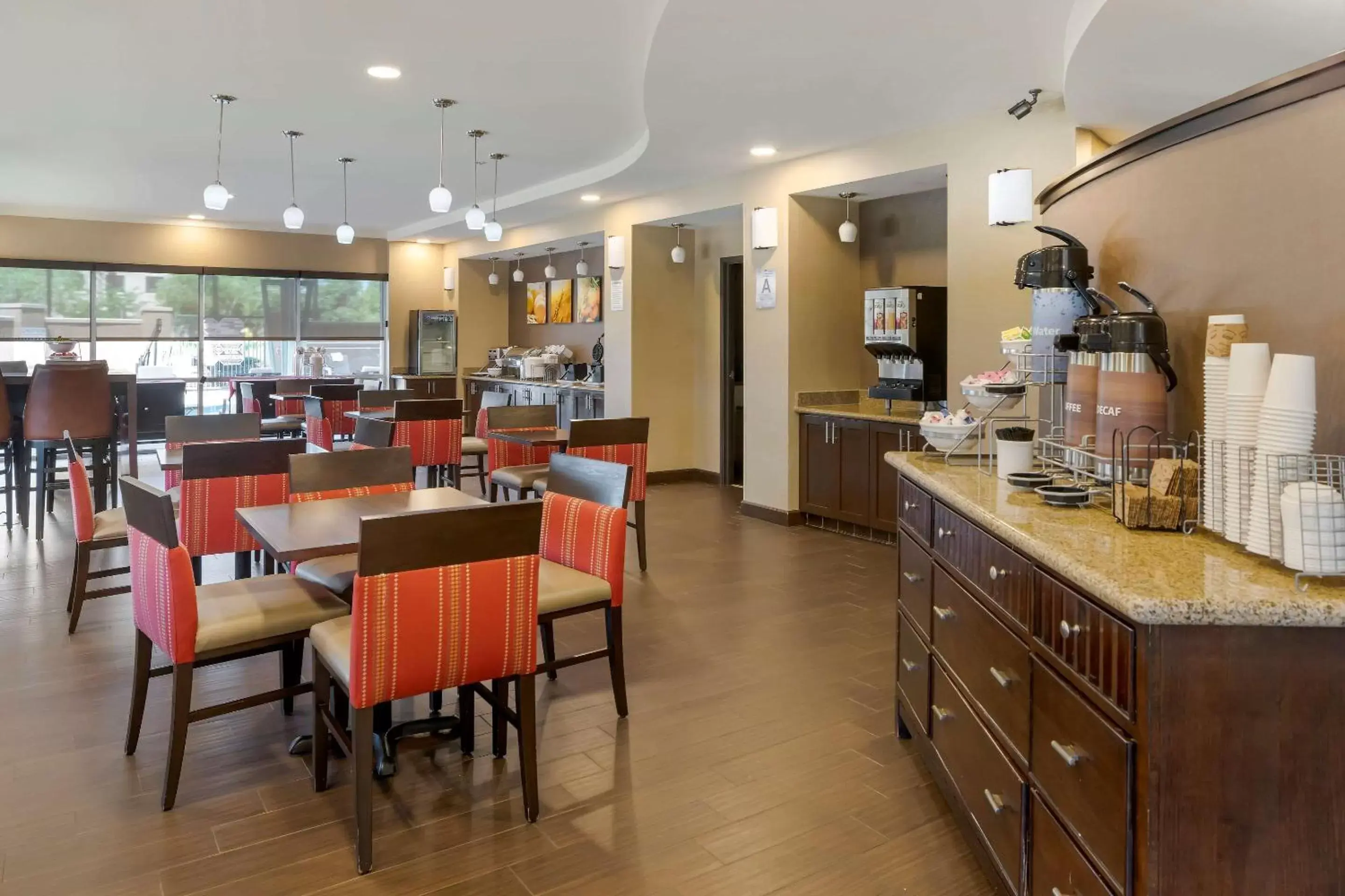 Breakfast, Restaurant/Places to Eat in Comfort Suites Ontario Airport Convention Center