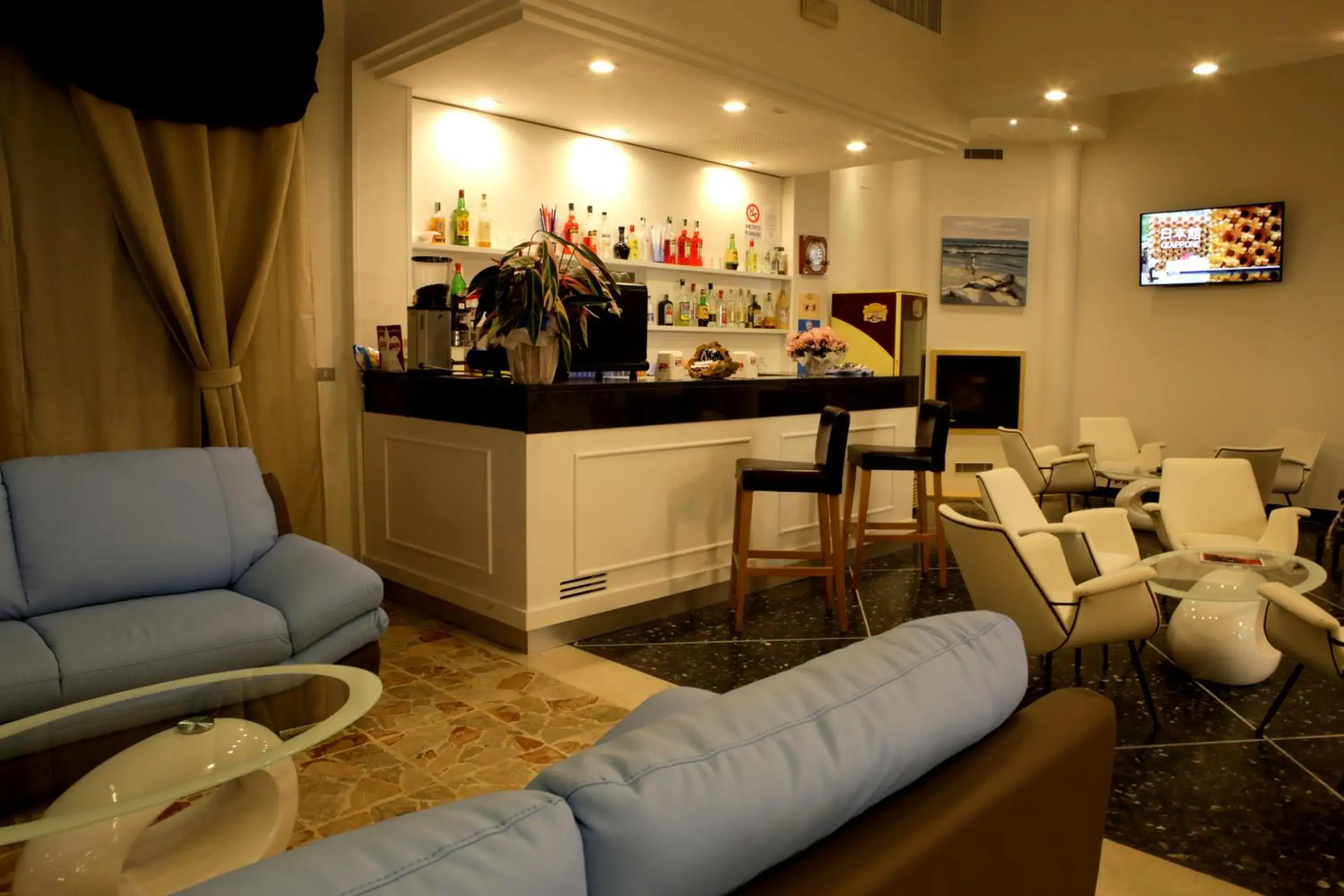 Communal lounge/ TV room, Lounge/Bar in Hotel Jolie