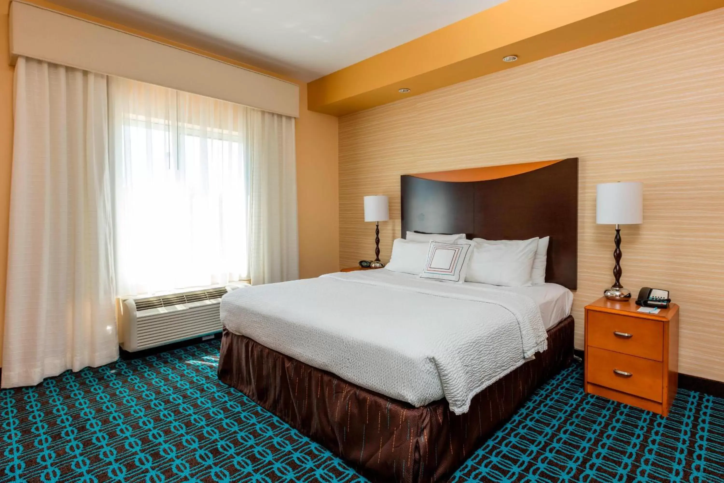 Photo of the whole room, Bed in Fairfield Inn & Suites Auburn Opelika