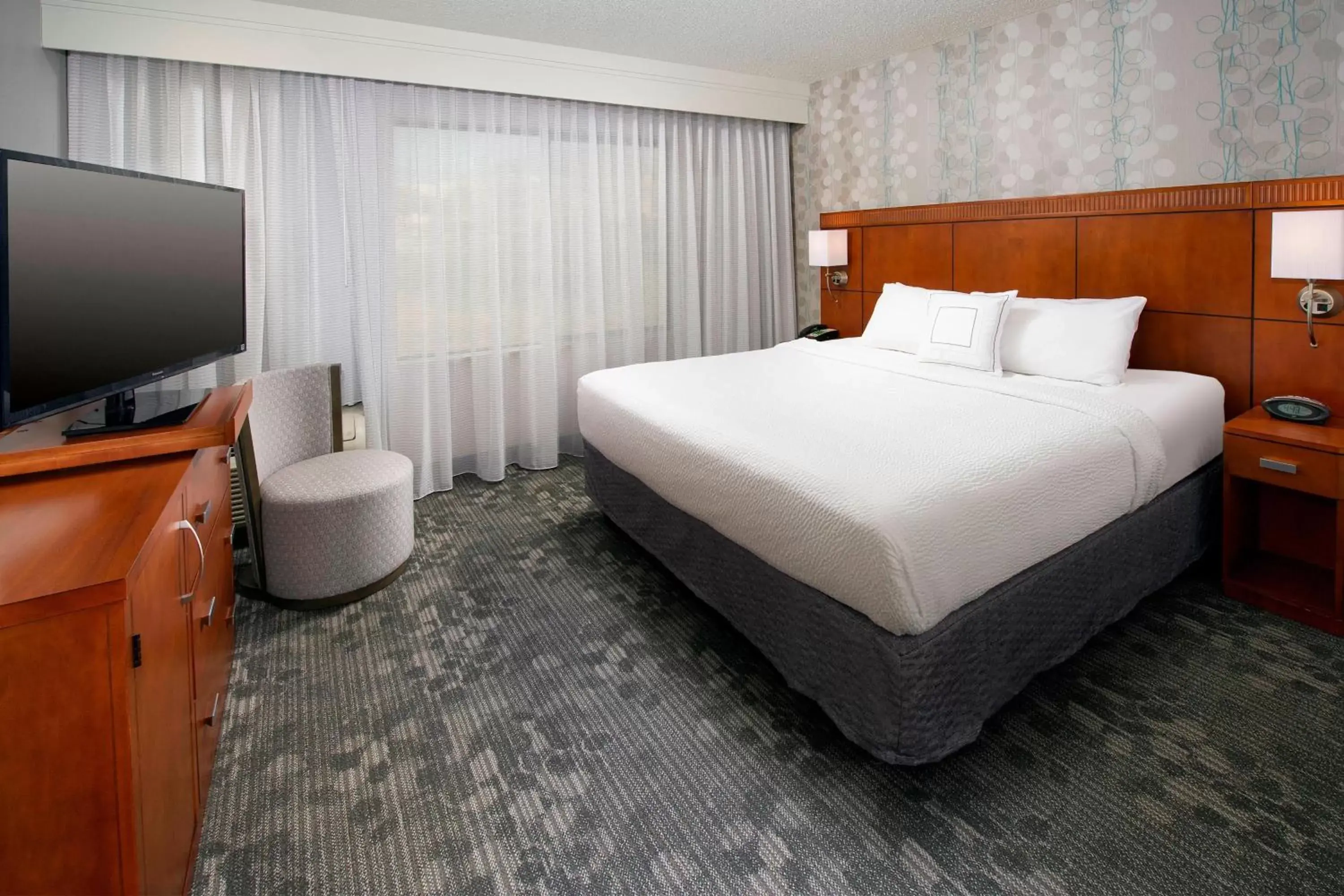 Photo of the whole room, Bed in Courtyard by Marriott San Antonio SeaWorld/Lackland