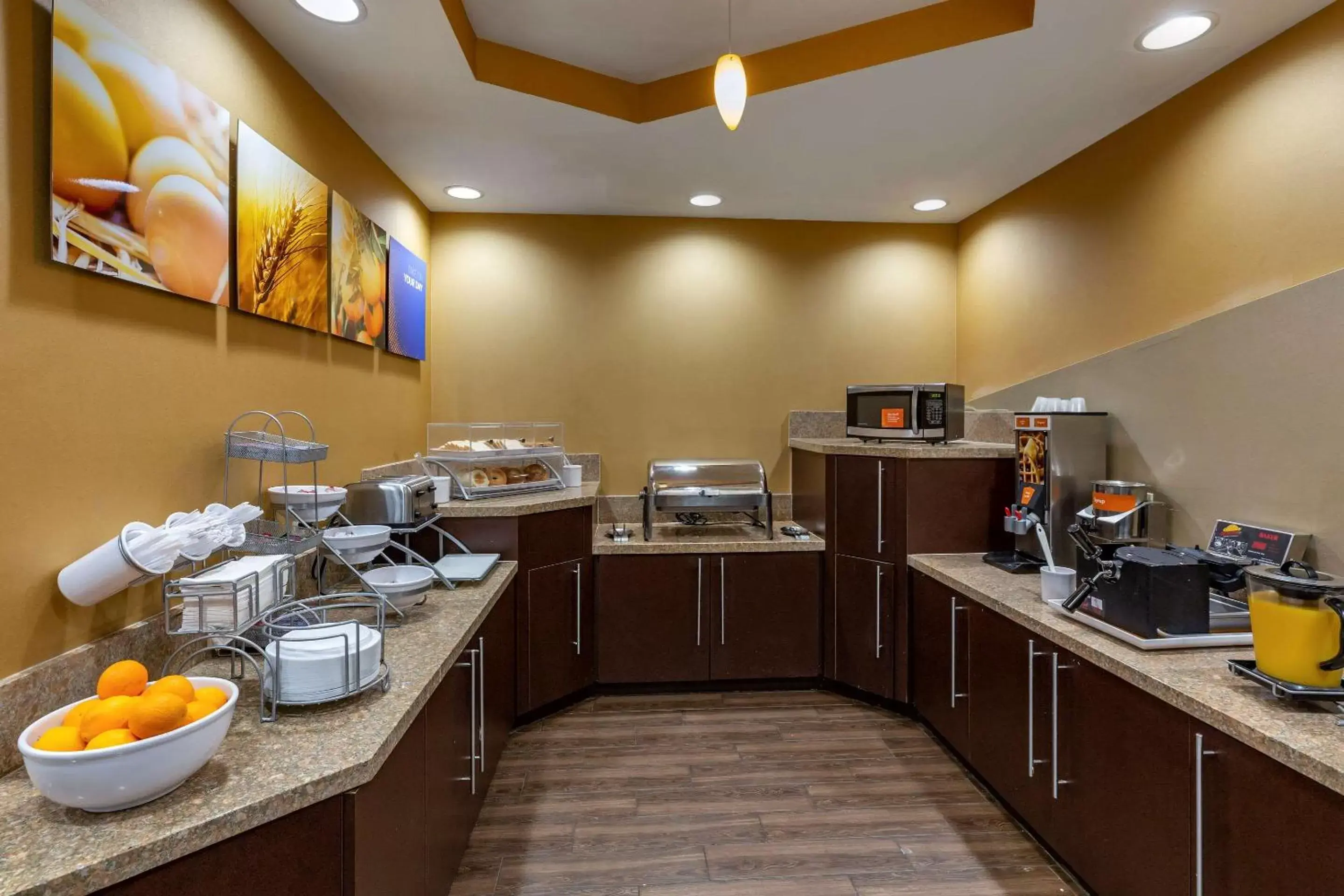 Breakfast, Restaurant/Places to Eat in Comfort Suites Perrysburg