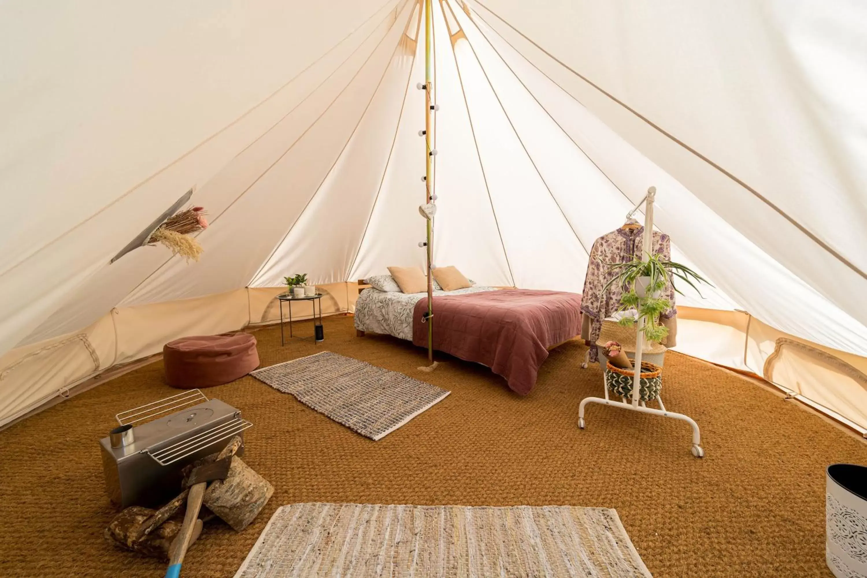 Photo of the whole room, Bed in Ferry House Holidays