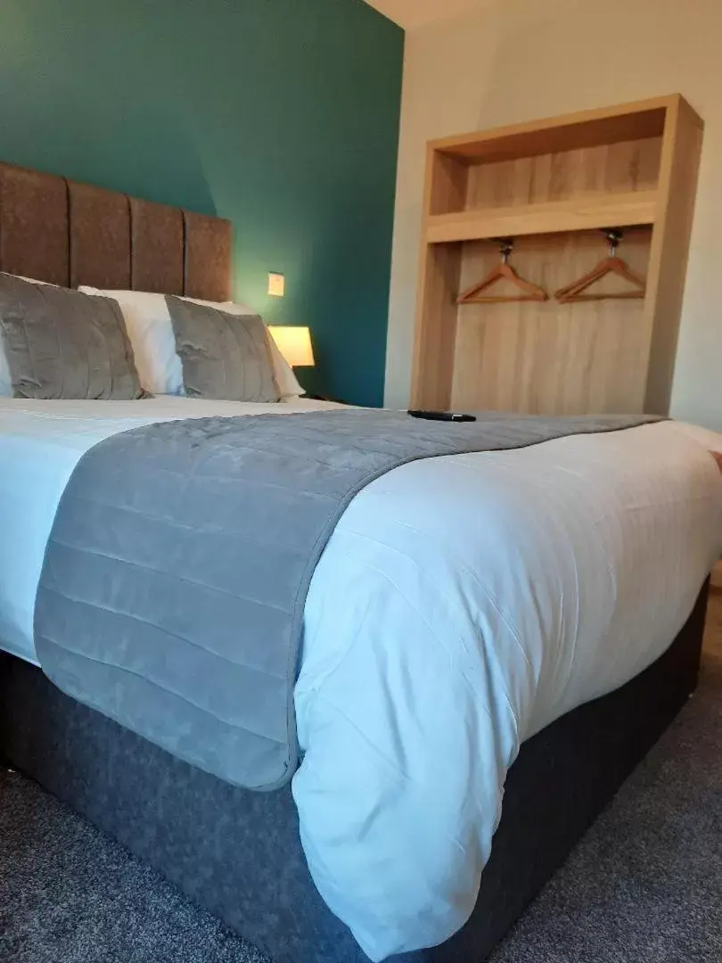 Bed in Standing Stones Lodge
