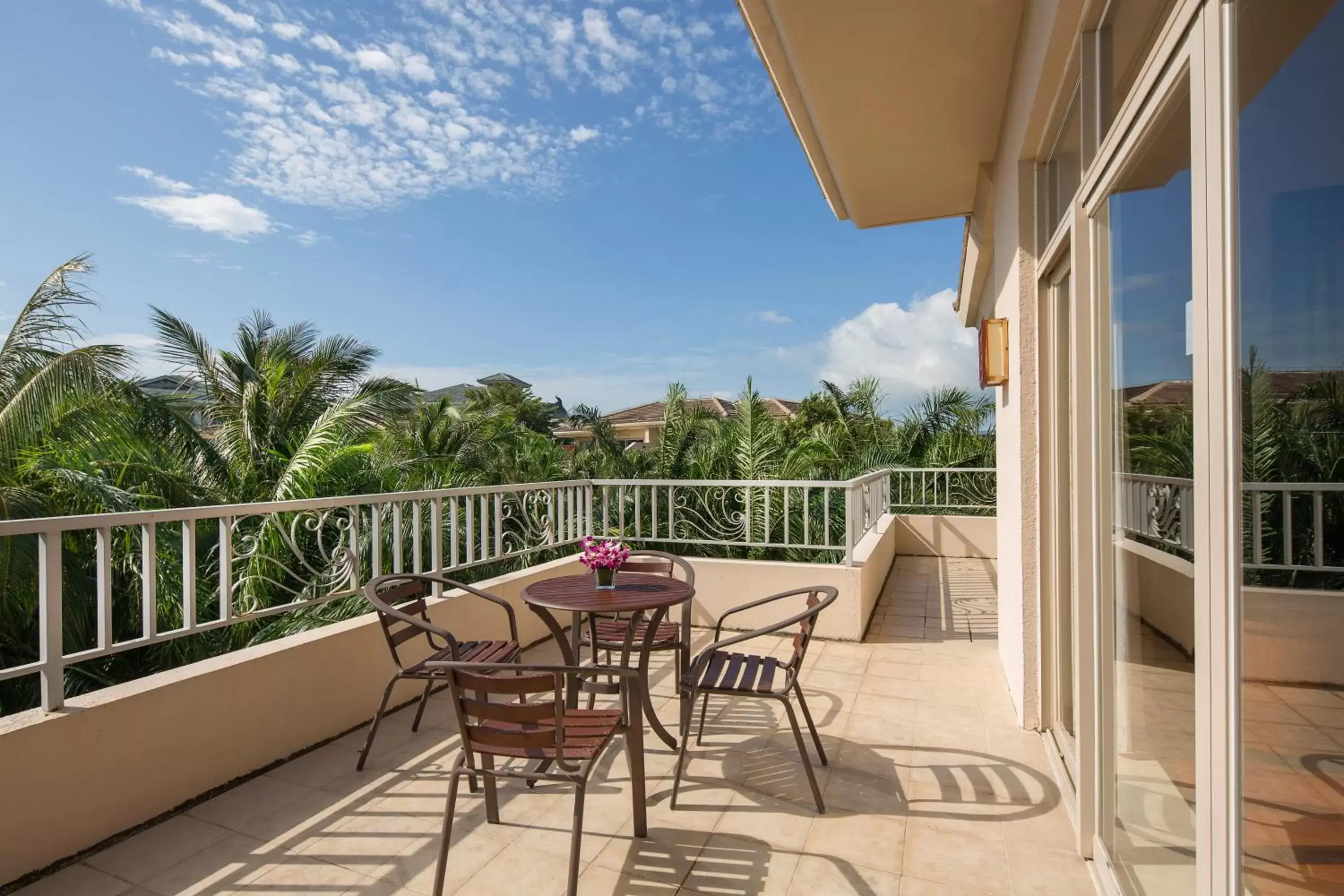 Balcony/Terrace in Huayu Resort & Spa Yalong Bay Sanya