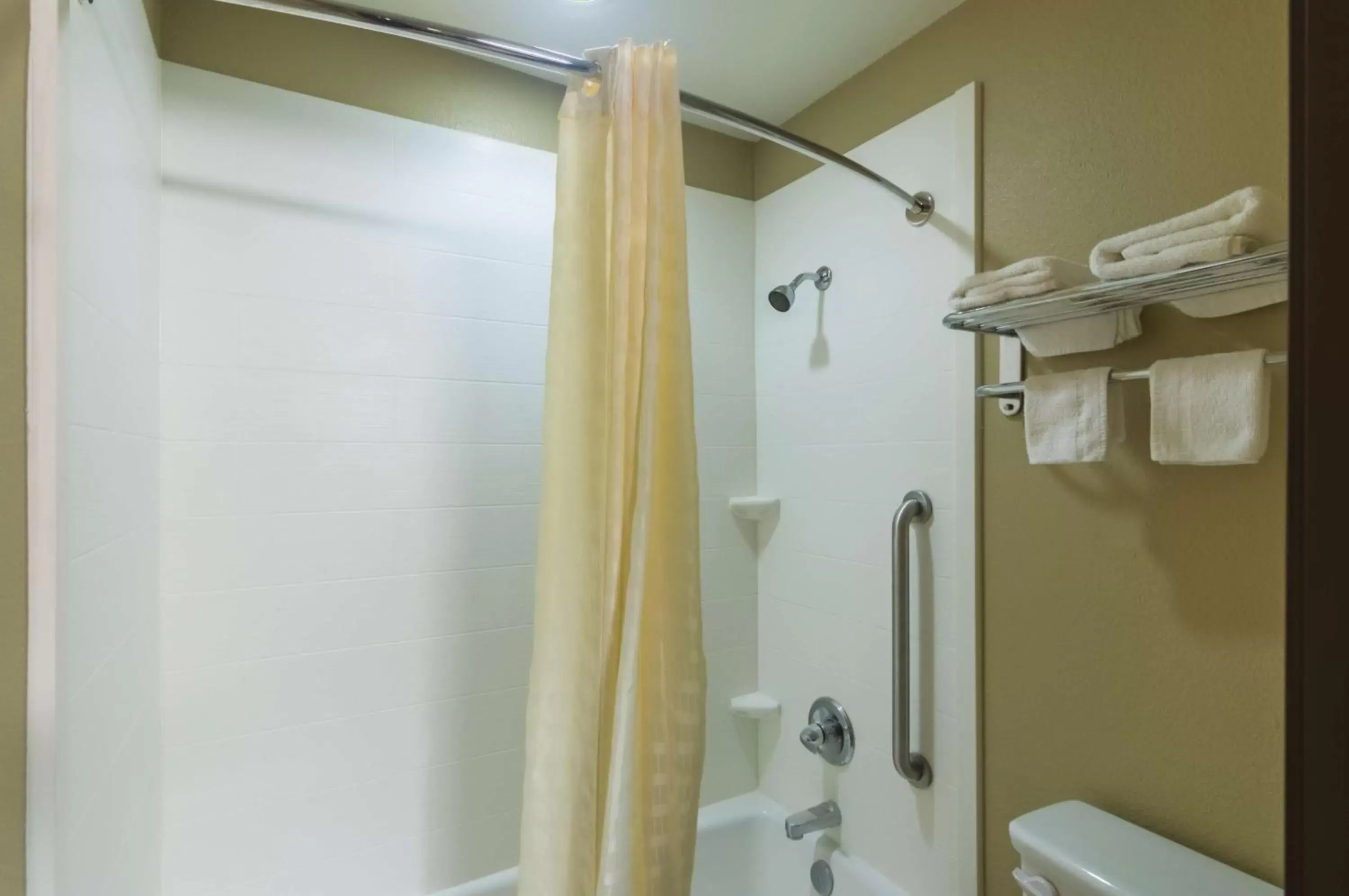 Shower, Bathroom in Motel 6-Snyder, TX